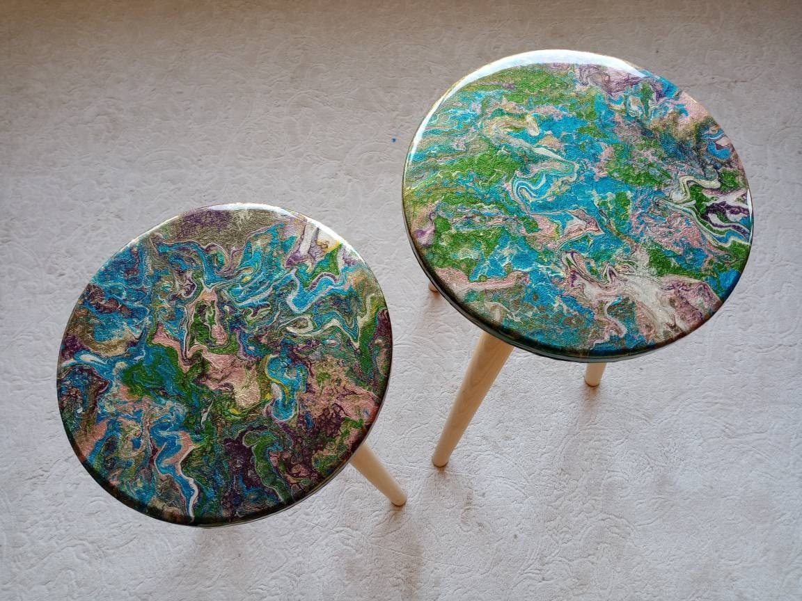 Round Small Abstract Resin Cute Side Coffee Tables, Modern Unique Wooden Colorful Blue Green Furniture End Sofa Epoxy Cool Art Bedside Table