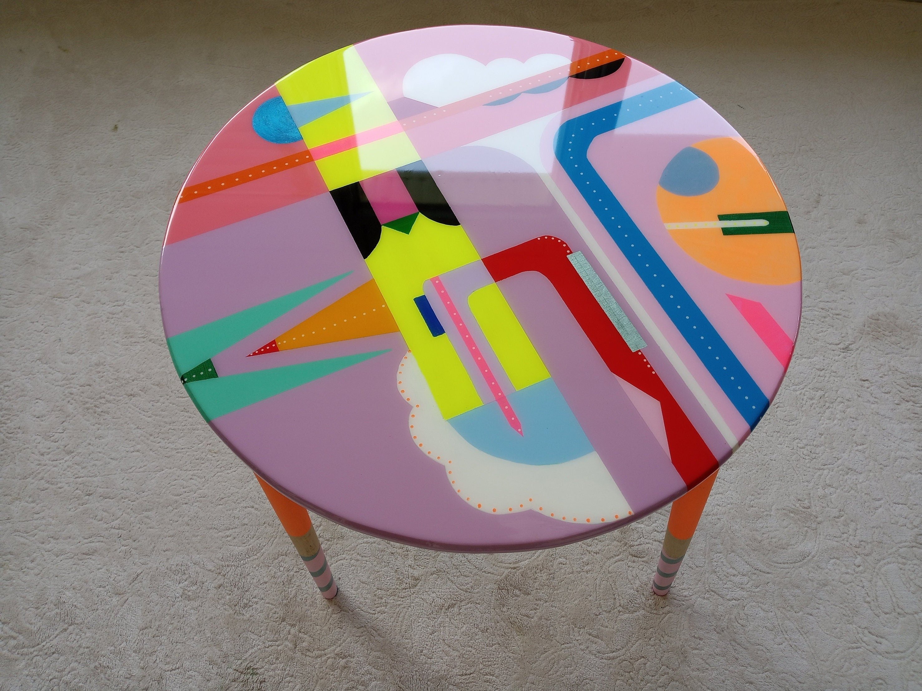 Round Colorful Funky Abstract Boho Resin Table,Pink Purple Groovy Vibrant Wood Rainbow Retro Hippi End Side Cool Luxury Center Coffee Table