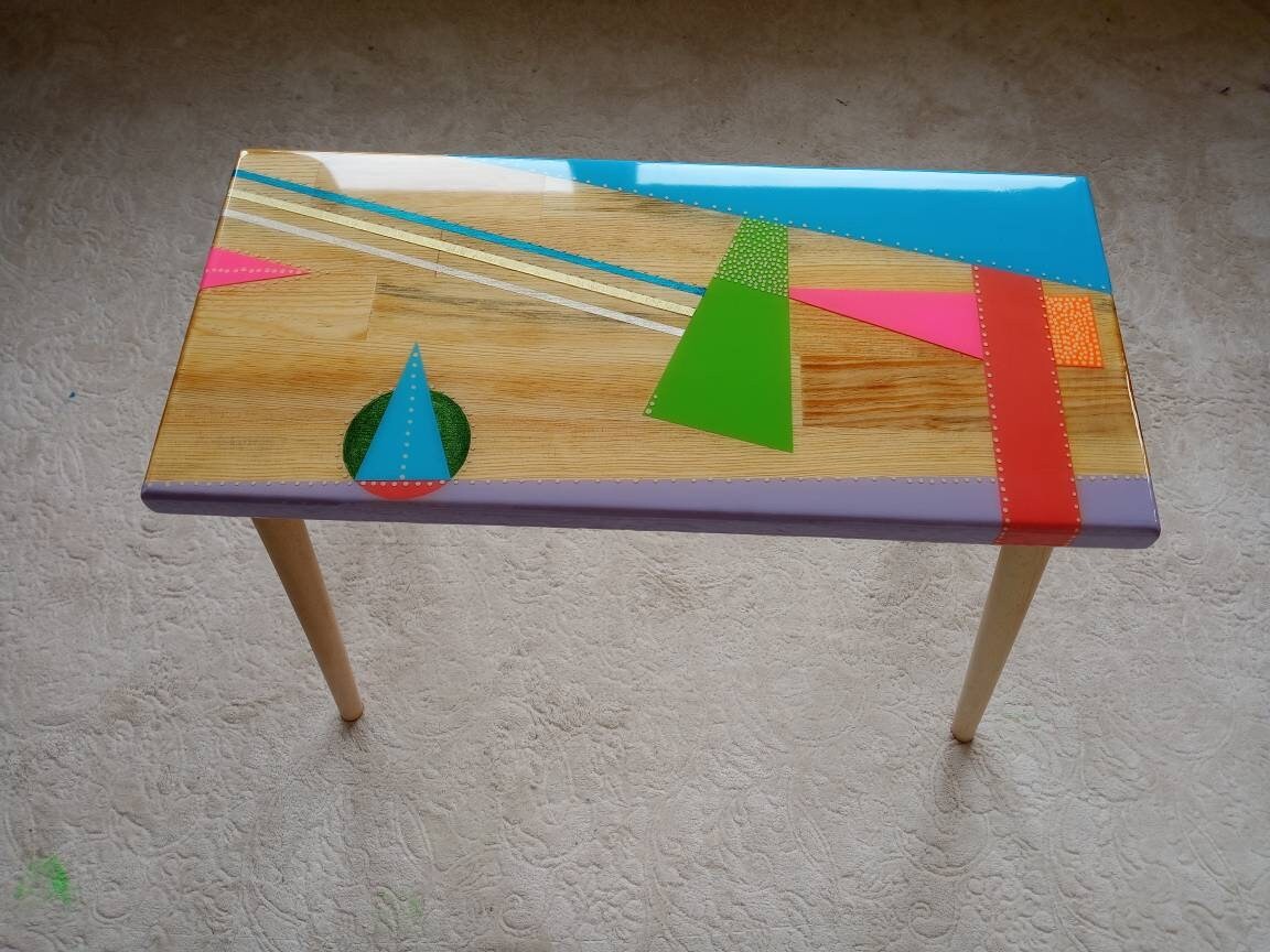 Wooden Colorful Resin Boho Side End Coffee Table, Unique Modern Pink Wood Sofa Abstract Bedside Living Room Bedroom Cool Epoxy Art Table