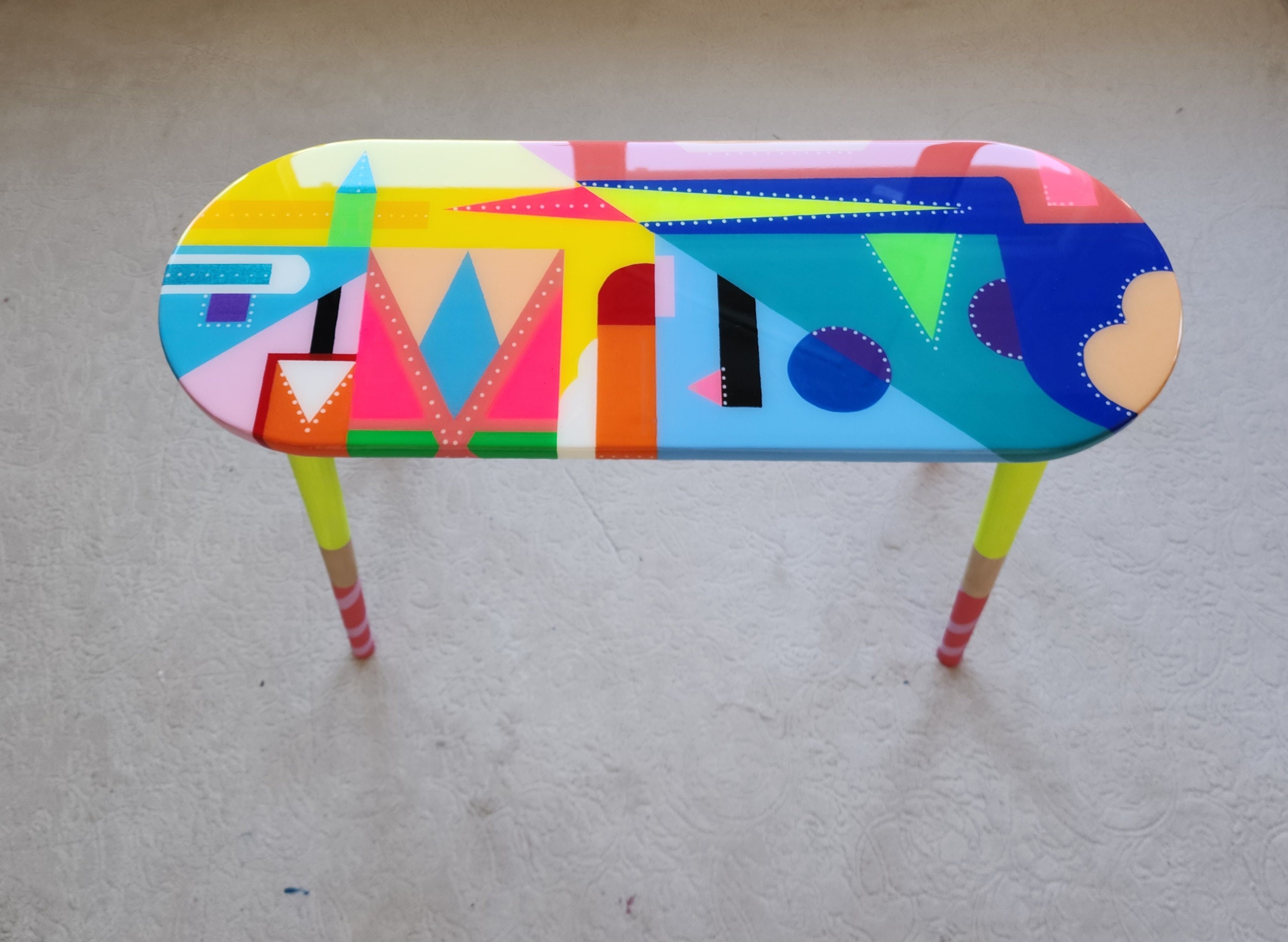 Oval Wooden Pink Epoxy Resin Cool Art Side Coffee Table