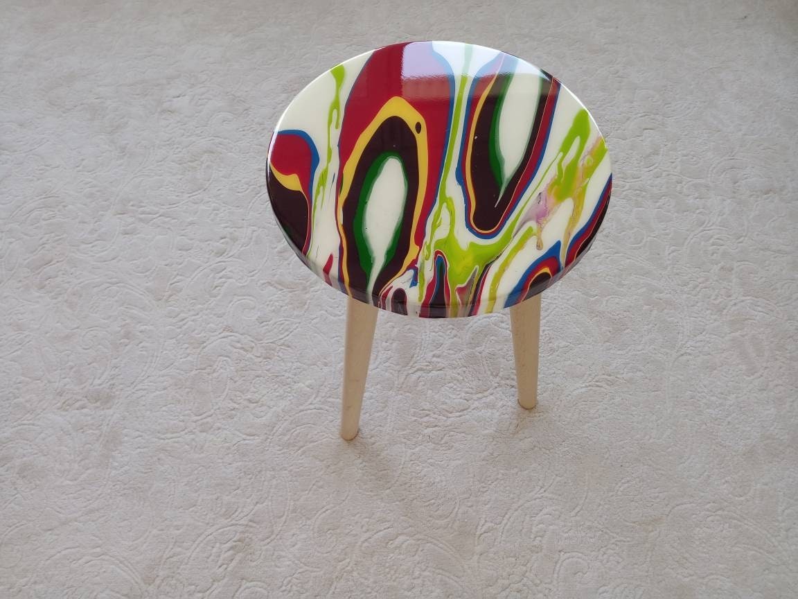 Round Small Resin White Side Coffee Table, Green Red Epoxy Modern Unique Wooden  Wood Living Room Furniture End Sofa Bedside Cool Art Table