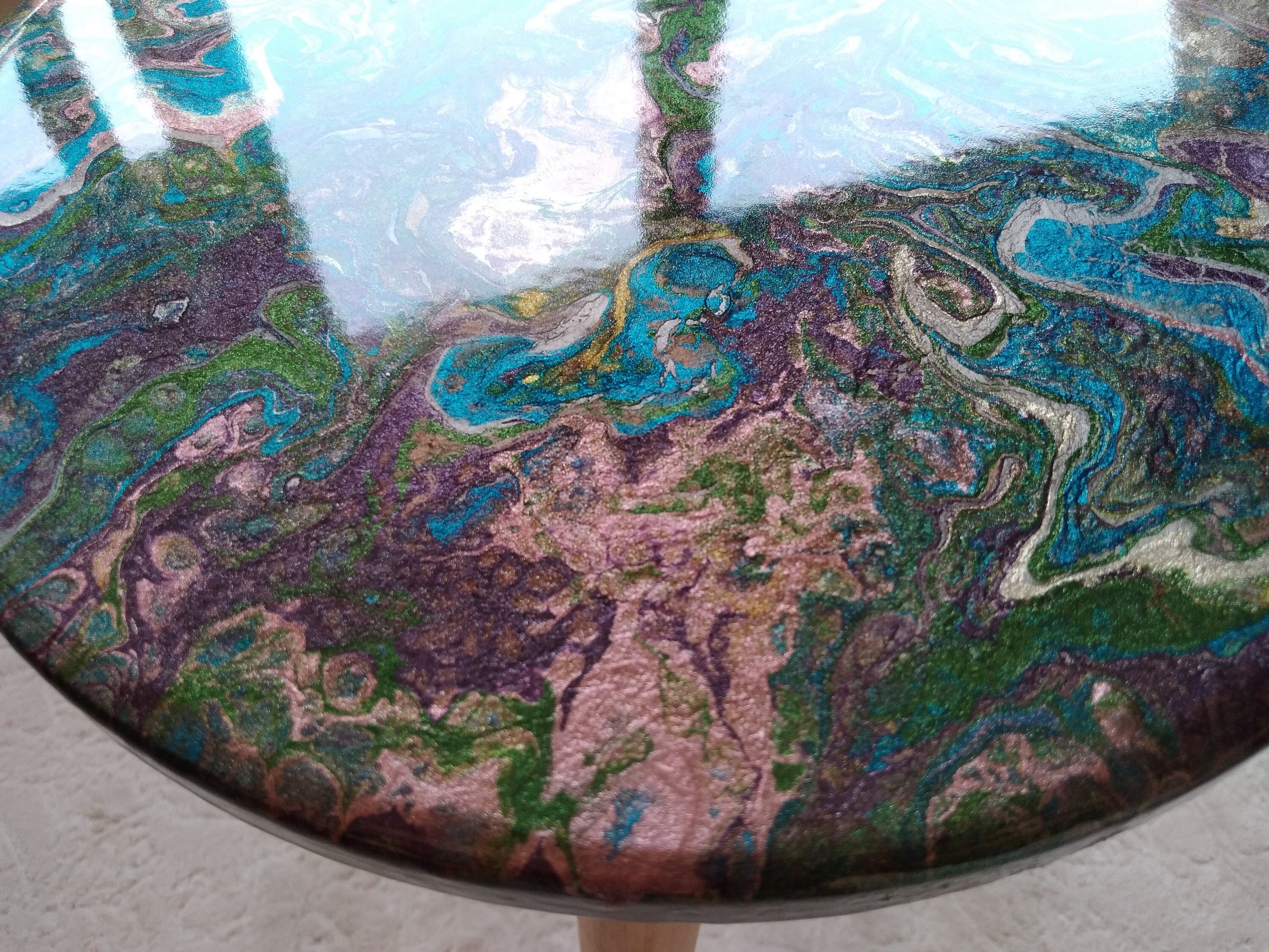Round Small Boho Resin Sofa Coffee Table, Modern Wooden Green Bedside Wood Unique Brown Epoxy End Side Farmhouse Abstract Art Coffee Table