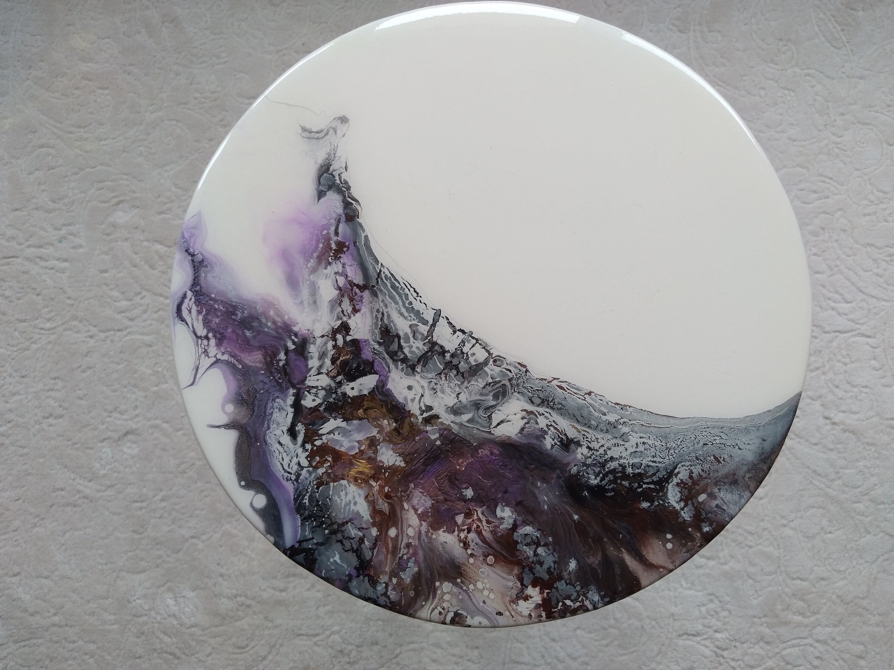 Round Modern Small Resin Sofa Coffee Table, Purple White Unique Wood Epoxy Entryway Wooden Abstract Bedside End Side Low Art Coffee Table