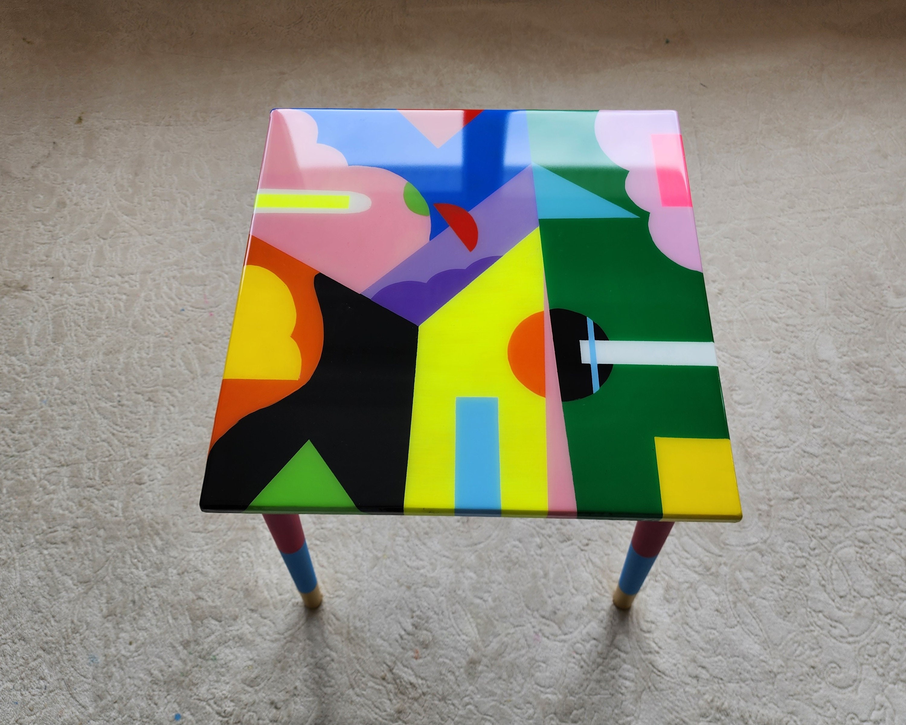 Colorful Abstract Pink Resin Side End Funky Coffee Table, Yellow Modern Unique Living Room Bedside Center Wooden Epoxy Art Sofa Coffee Table