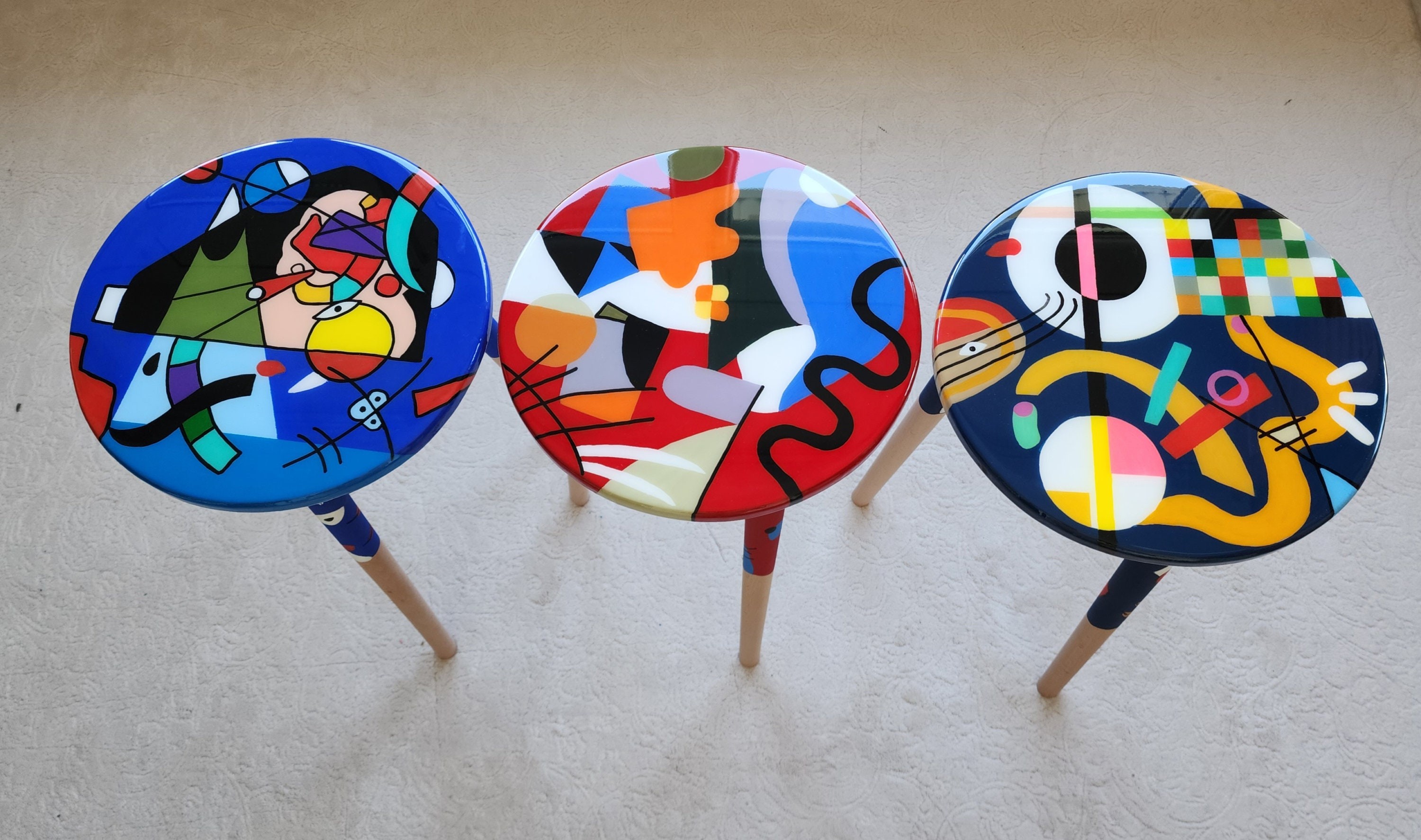 Unusual Abstract Funky Colorful Side Resin Coffee Tables, Maximalist Eclectic Cool Hand Painted Cute Blue White Red Epoxy Pop Art End Tables