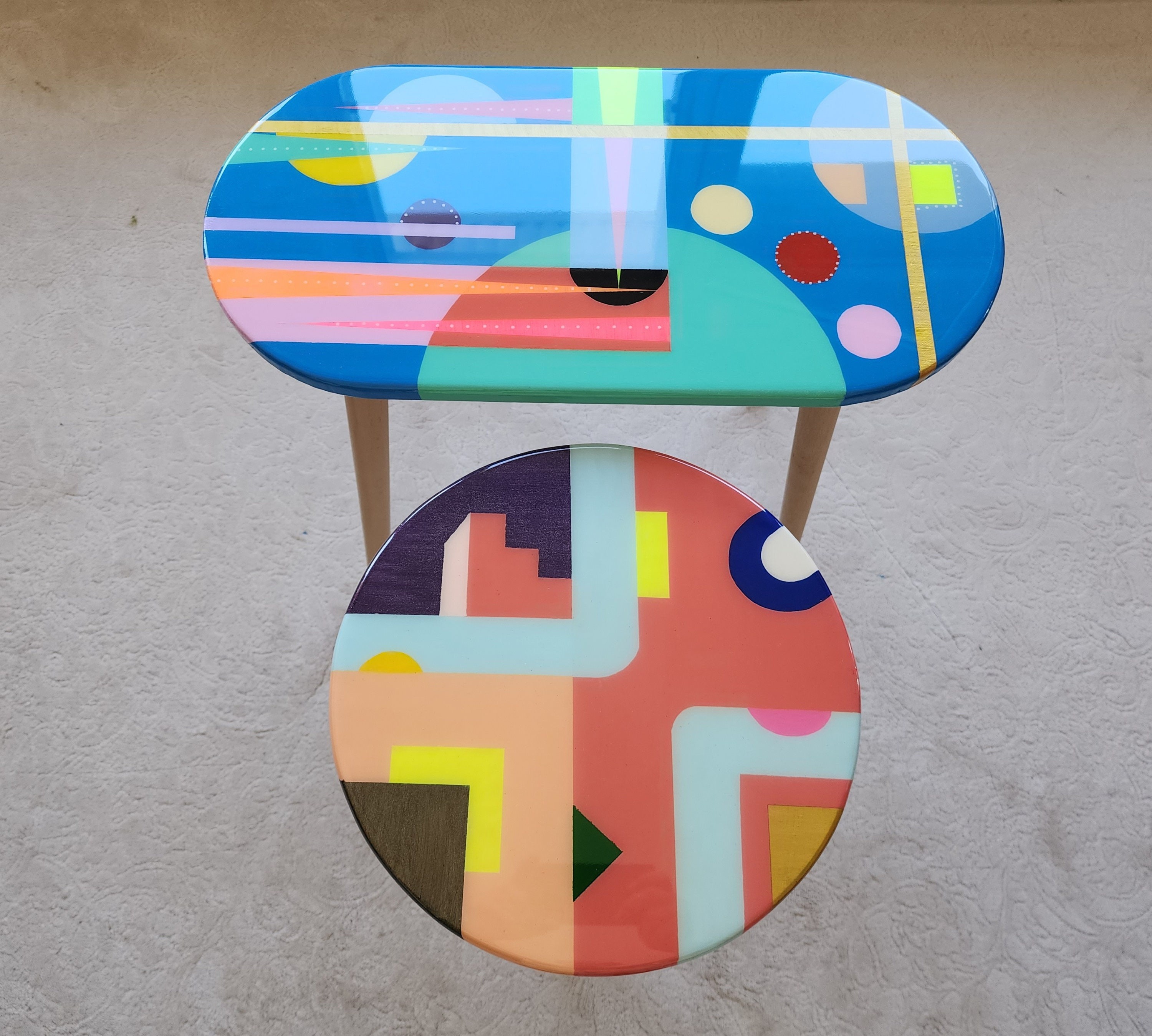Modern Painted Colorful Abstract Resin Side Coffee Tables, Unique Round Oval Funky Center Bedside Entryway Epoxy Art End Cool Acrylic Table
