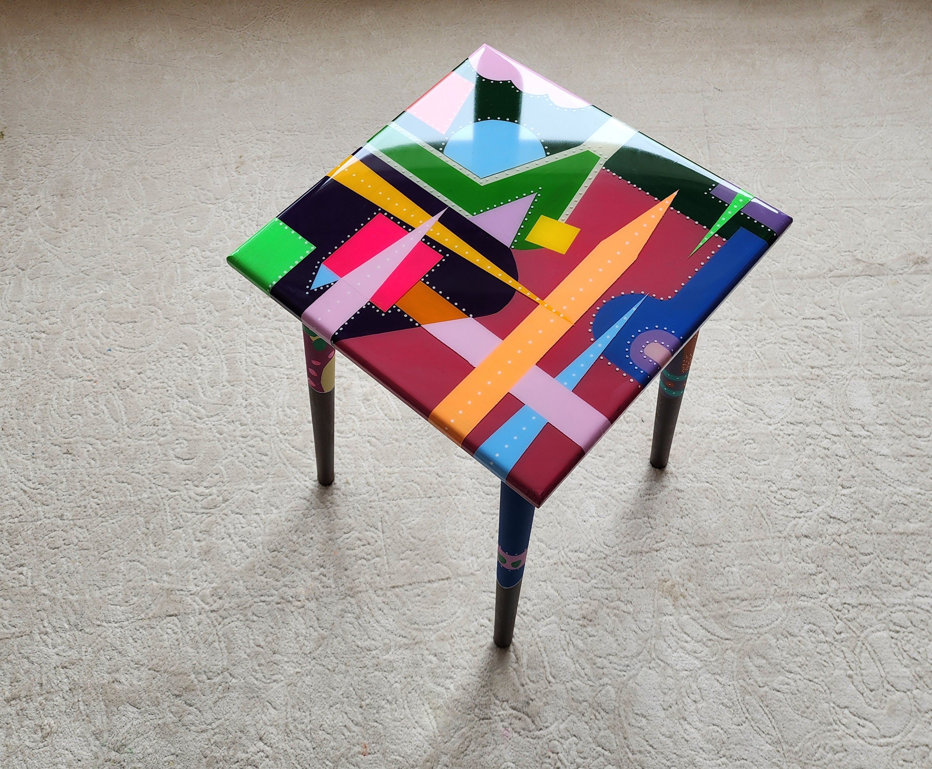 Colorful Modern Epoxy Resin Accent Casting Side Coffee Table,Unusual Occasional Live Edge Pink Bedside Entryway Center Abstract Art Table