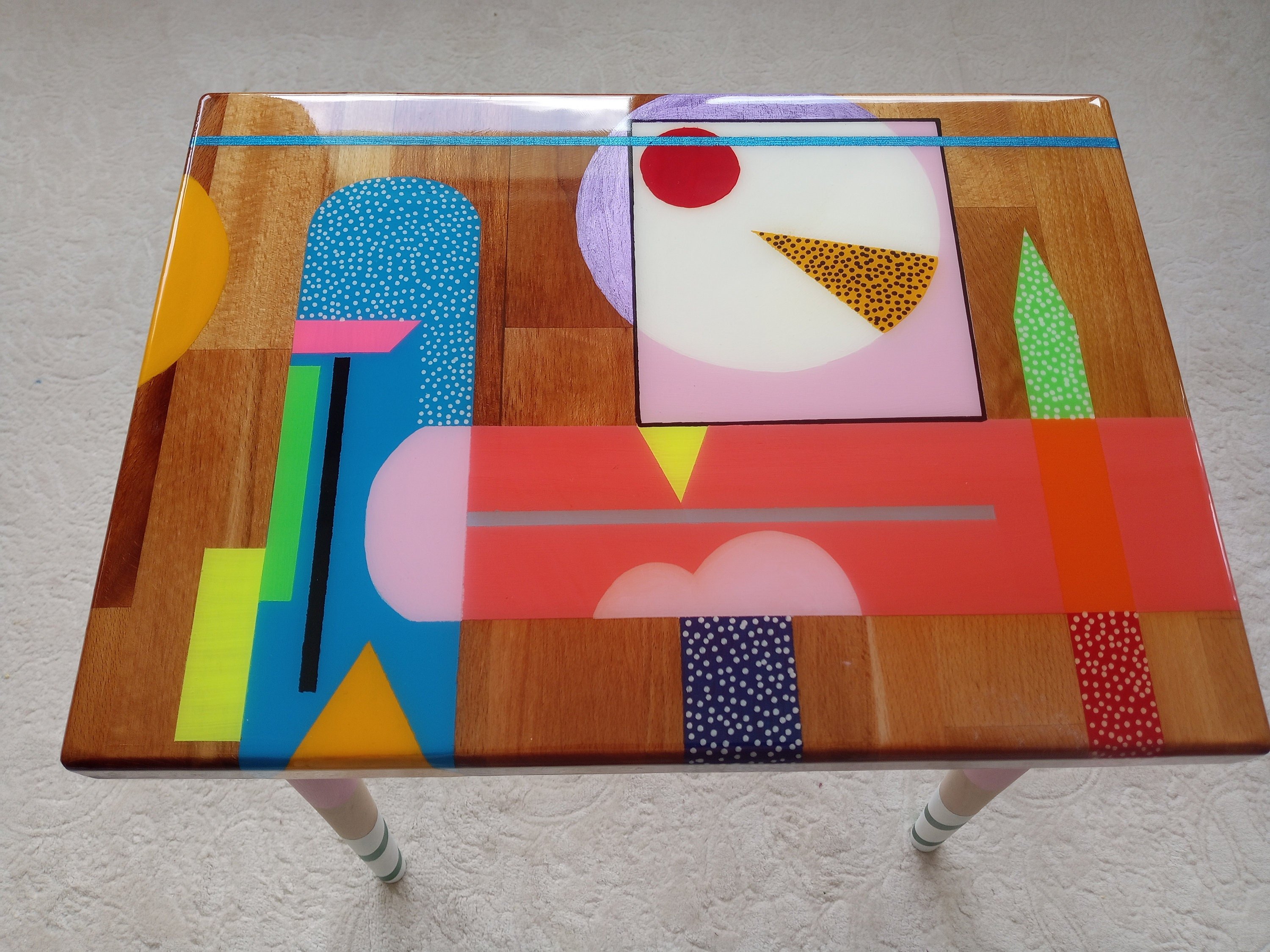 Colorful Abstract Funky Resin Boho Side Coffee Table, Vibrant Modern Wooden Handmade Cool Small Bedside Entryway End Sofa Painted Legs Table