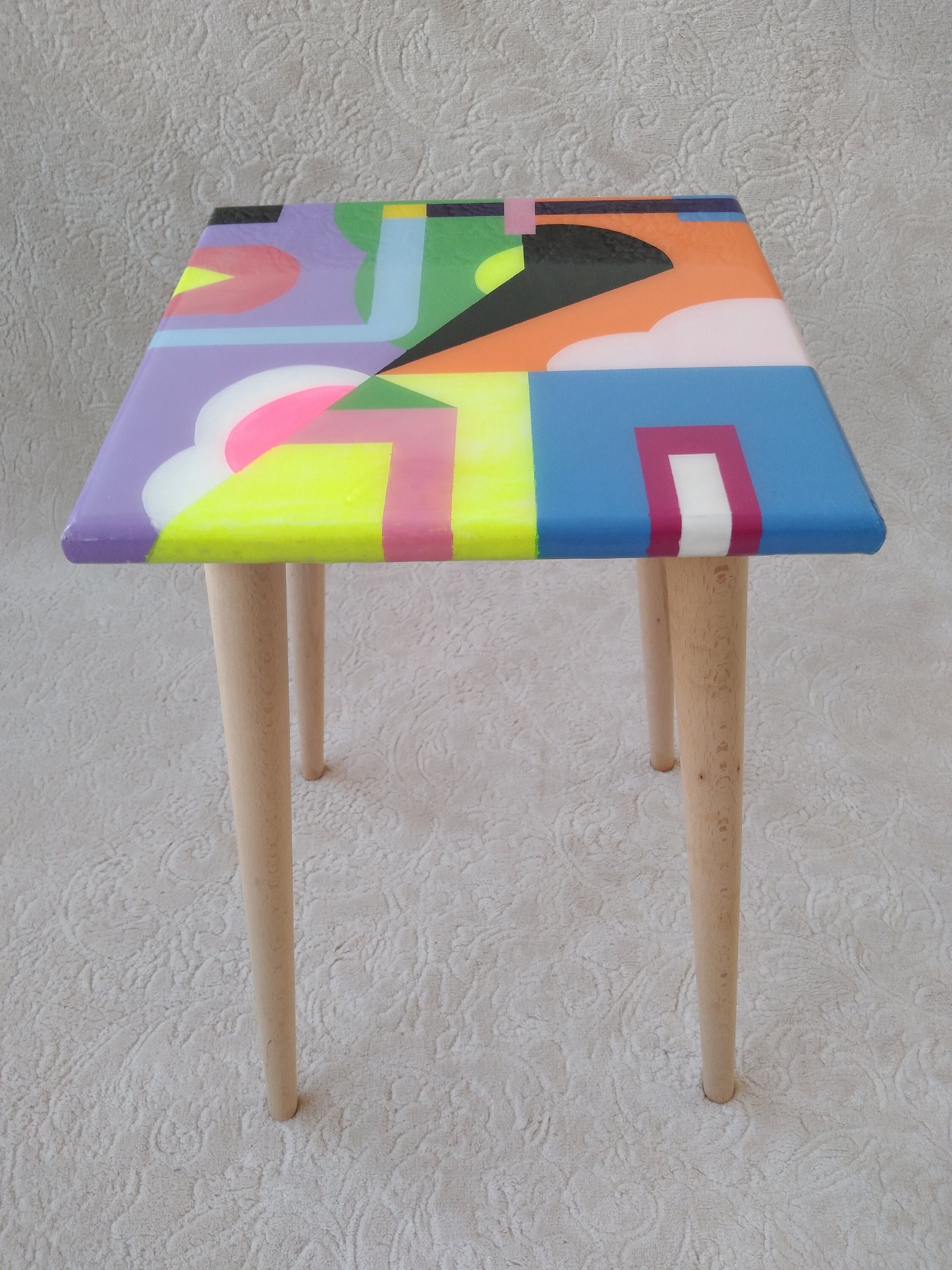 Colorful Abstract Funky Resin Side End Coffee Table, Unique Wooden Vibrant Entryway Living Room Aesthetic Epoxy Center Chic Artistic Table