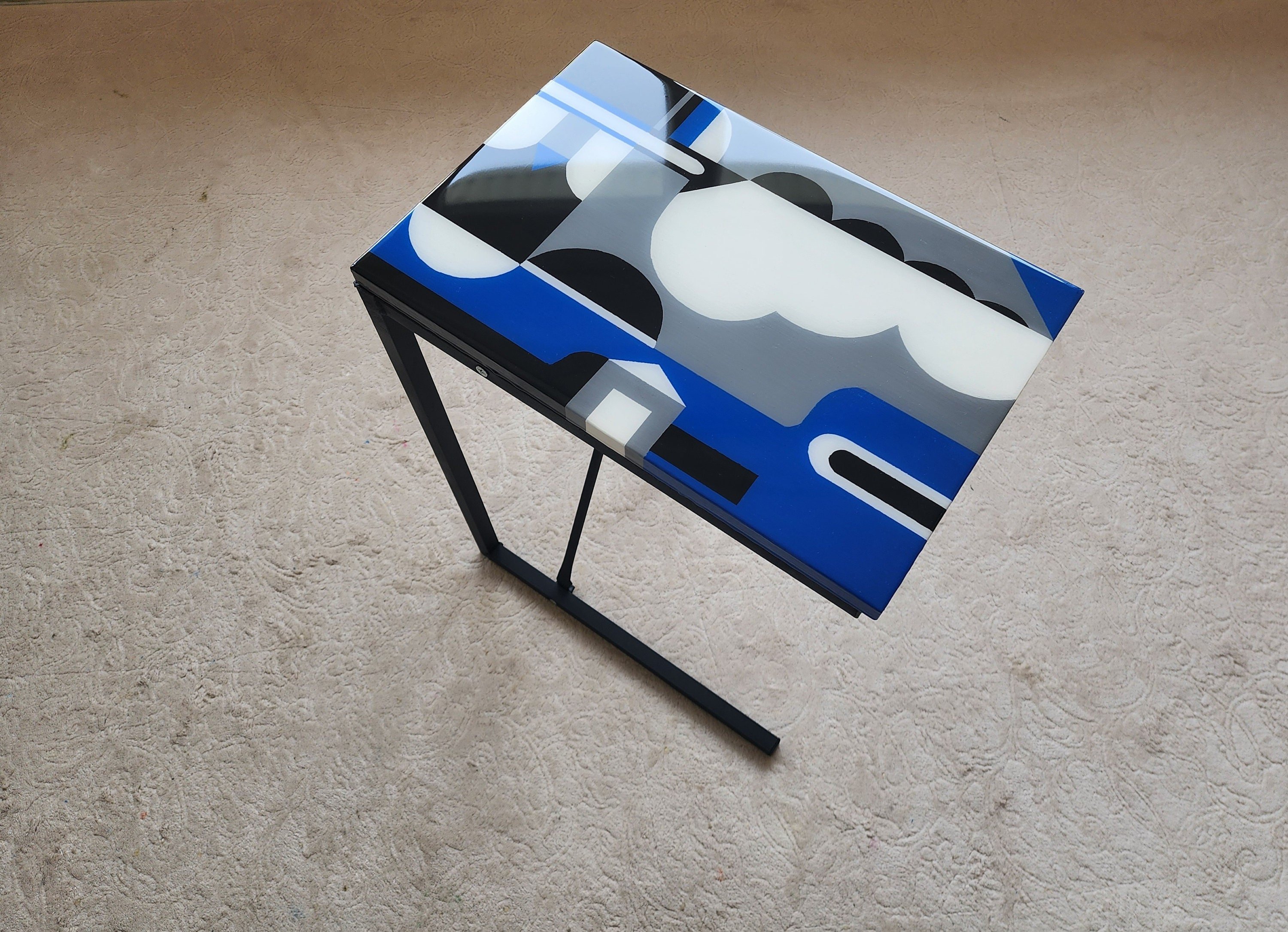 Colorful C Shaped Side/End Epoxy Resin Table, Modern Abstract Painted Coffee Table For Living Room,Laptop Stand, Wood Sofa Couch Art Table