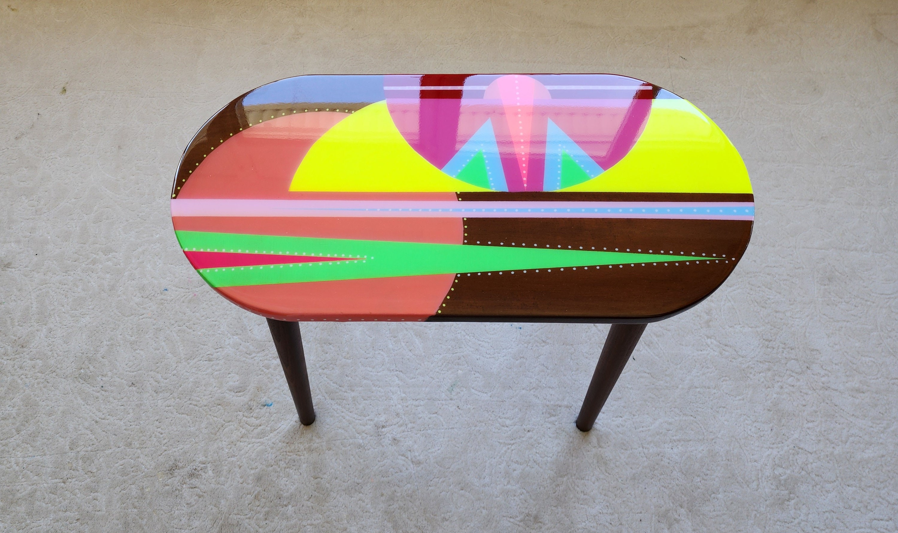 Rainbow Abstract Epoxy Resin Pop Art Side Table, Kitsch Coffee Table, Oval Original Table, Groovy Night Table, Funky Cool Pink Yellow Table