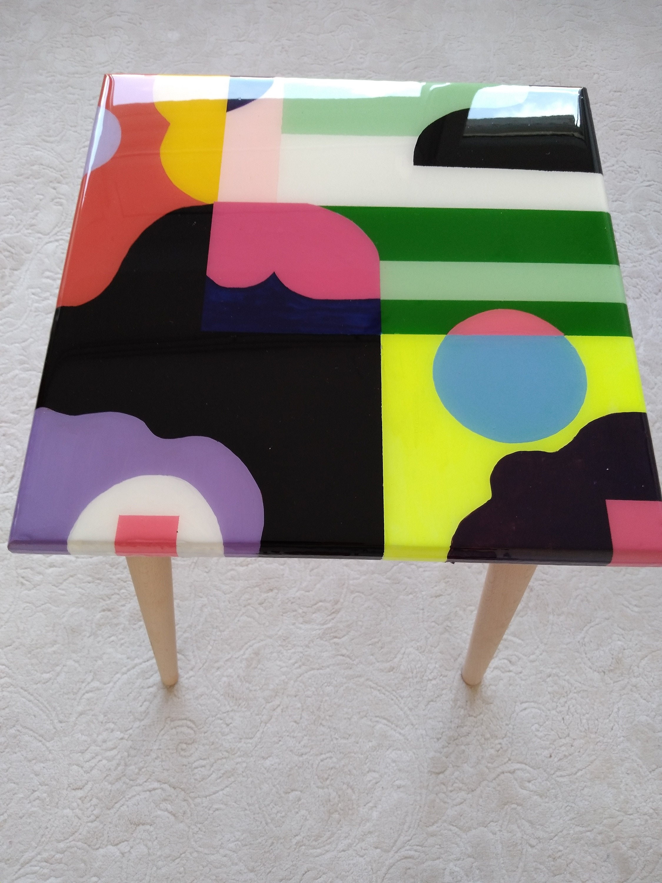 Small Colorful Wooden Resin Abstract Side Coffee Table, Yellow Pink Black Green Modern Entryway Bedside End Sofa Cool Epoxy Funky Art Table