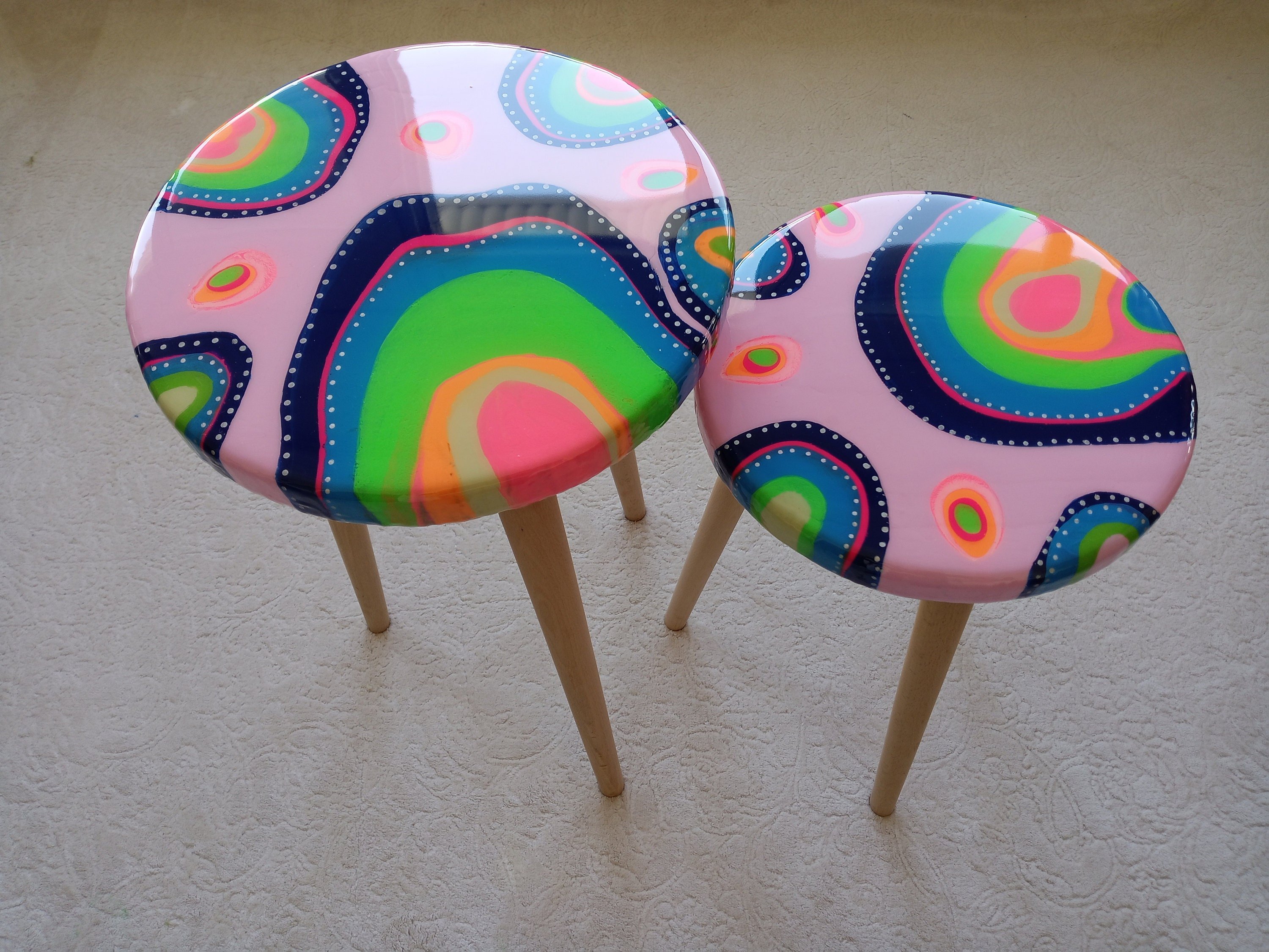 Vibrant Funky Groovy Epoxy Resin Side End Tables,Colorful Rainbow Retro Modern Unique Eclectic Abstract Sofa Art Design Cool Coffee Tables
