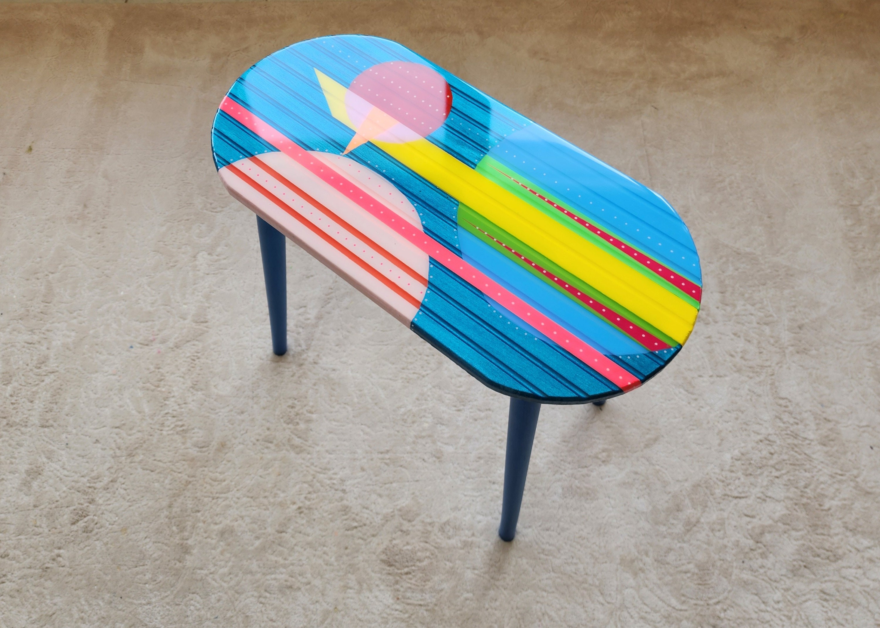 Modern Oval Colorful Wooden Epoxy Resin Side Coffee Table, Minimalist Unique Abstract Funky Maximalist Bedside Unusual Aesthetic Art Table