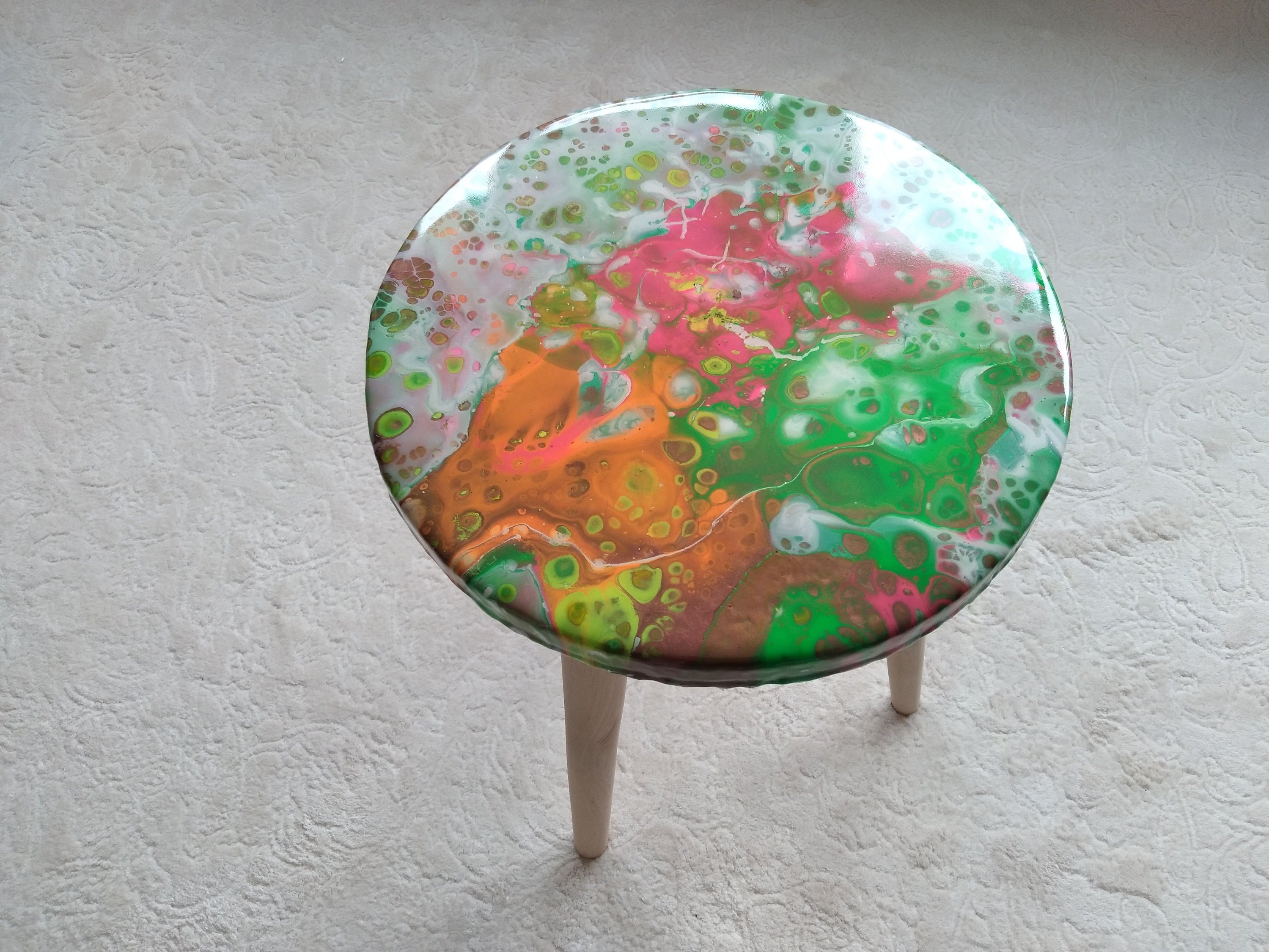 Small Resin Wood Side Coffee Table, Pink Round Modern Boho Unique Wooden Epoxy Bedroom Entrway Bedside Abstract Art Sofa End Low Cool  Table