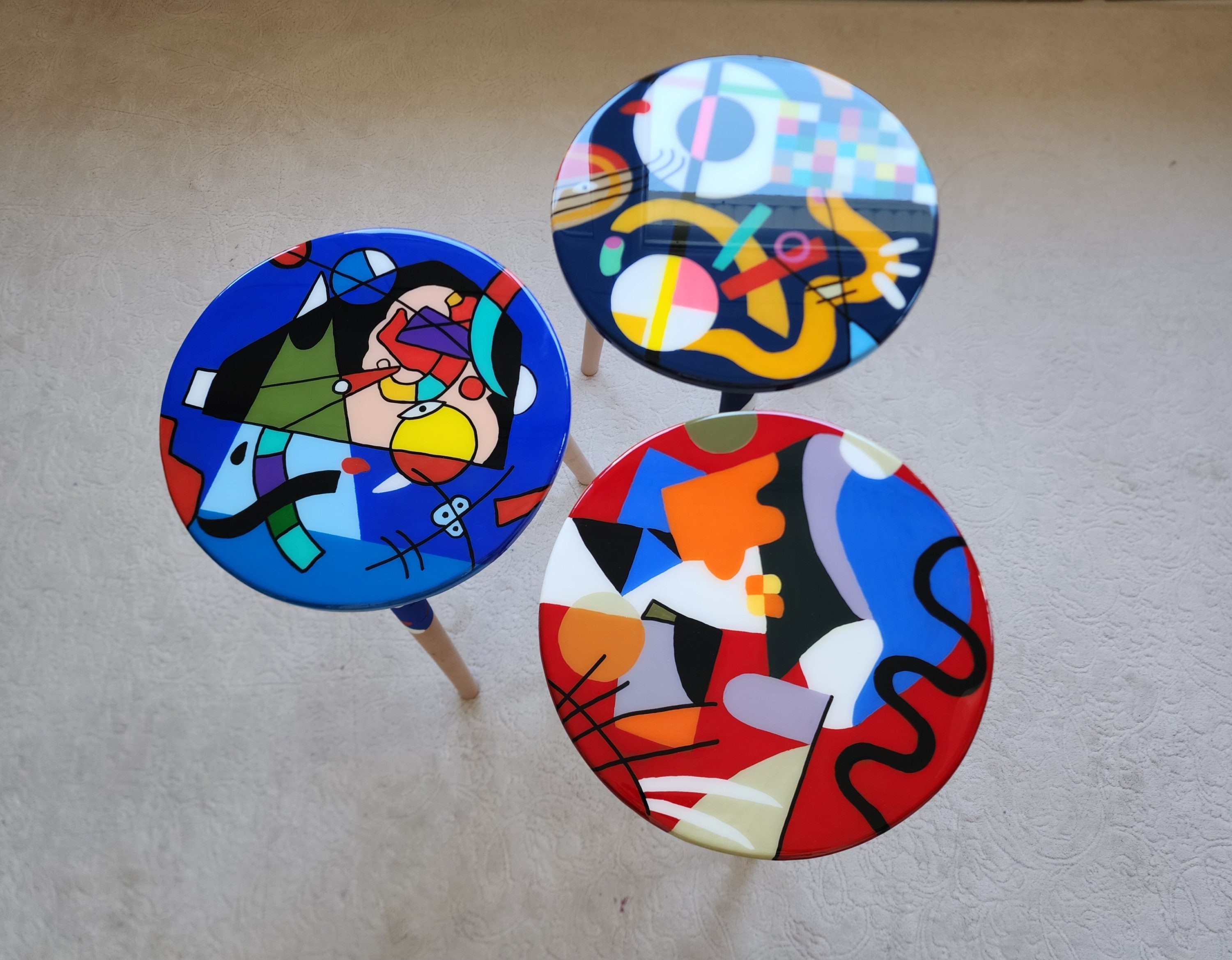 Unusual Abstract Funky Colorful Side Resin Coffee Tables, Maximalist Eclectic Cool Hand Painted Cute Blue White Red Epoxy Pop Art End Tables