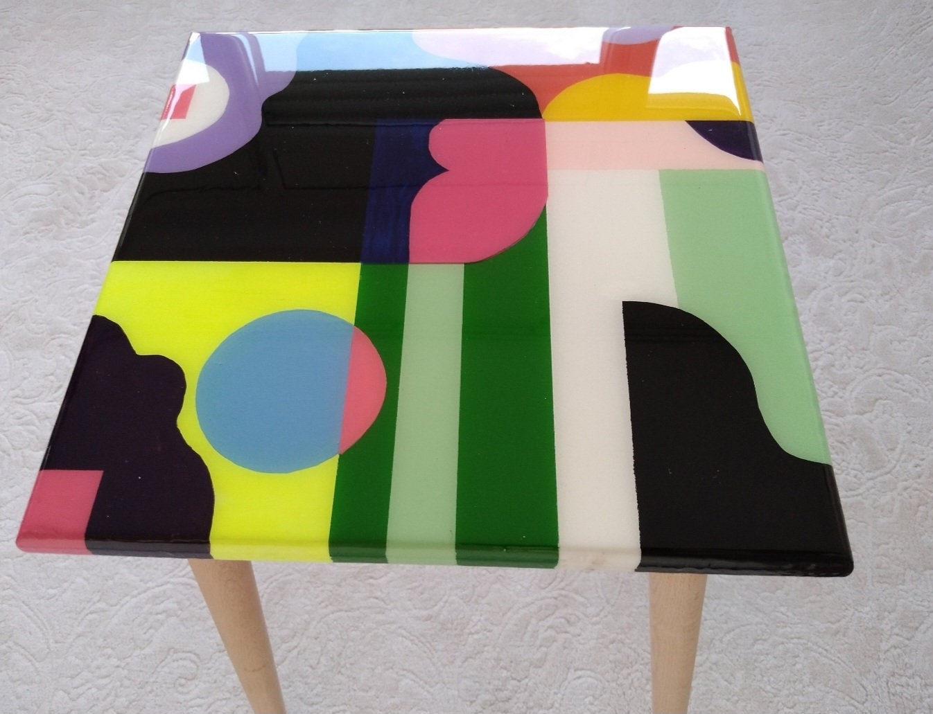 Artistic Abstract Colorful Black Epoxy Resin Coffee Table, Modern Unique Design Pink Stylish Painted Legs Cool Cute Handmade Sofa End Table