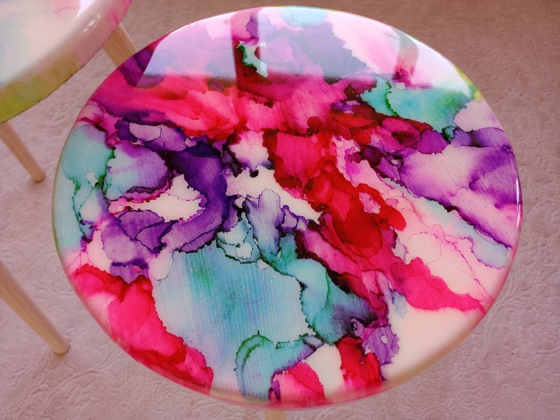 Wooden Colorful Abstract Resin Side Coffee Tables,Round Pink White Eclectic Cool Vibrant Bedside Entryway Handmade Painted Art End Table