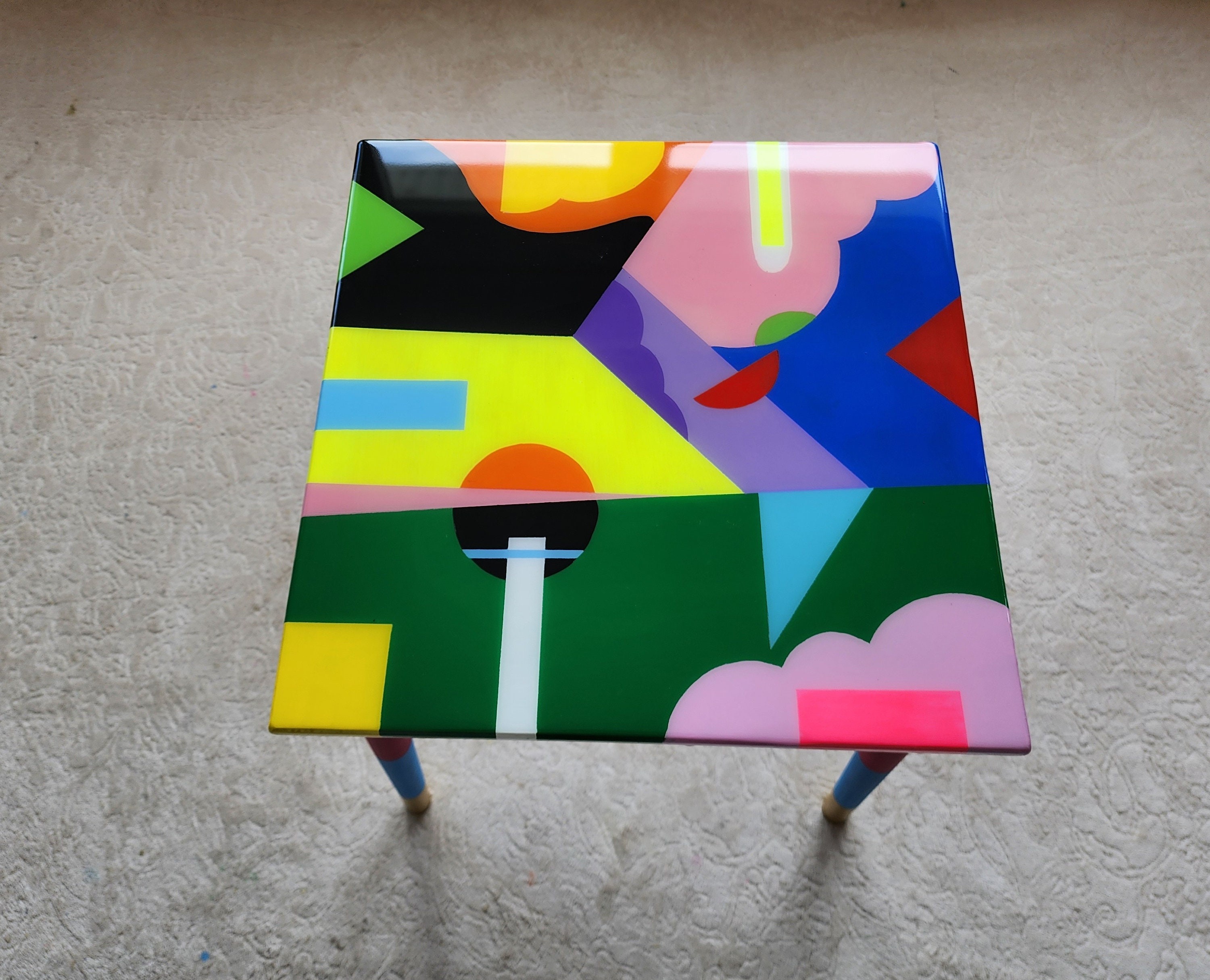 Colorful Abstract Pink Resin Side End Funky Coffee Table, Yellow Modern Unique Living Room Bedside Center Wooden Epoxy Art Sofa Coffee Table