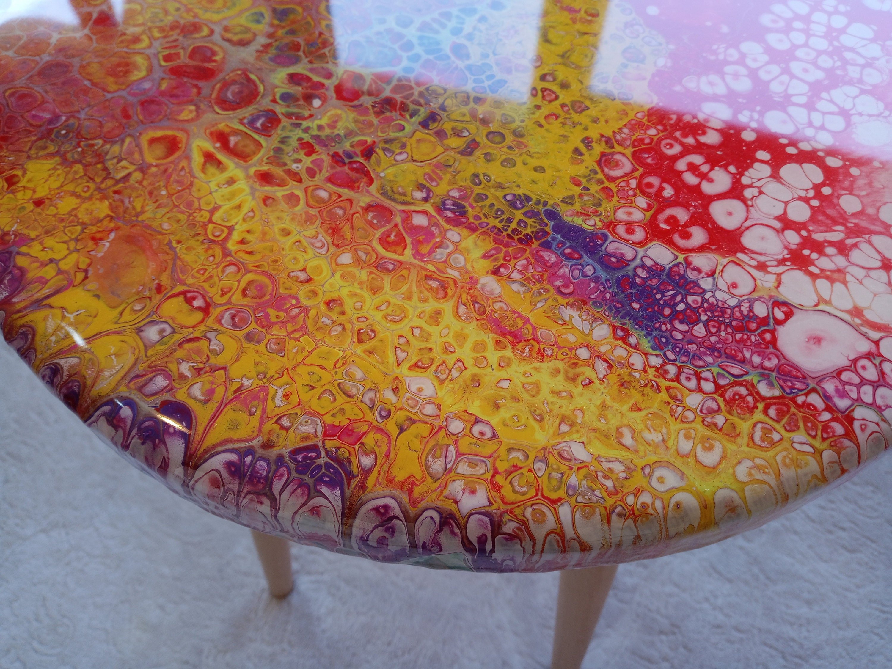 Round Abstract Epoxy Resin Cool Side Coffee Table,Red Yellow Modern Handmade Living Room Center Table, Painted End Sofa Cute Epoxy Art Table