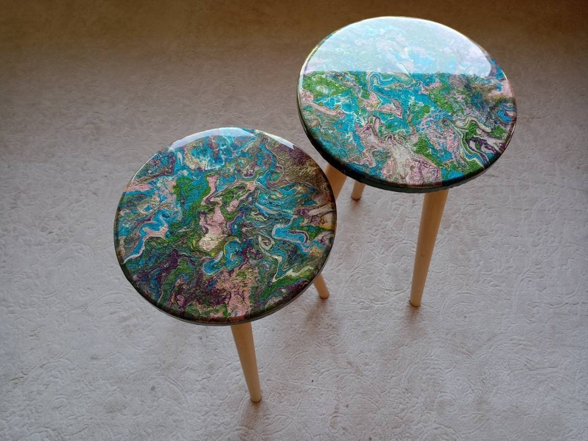 Round Small Abstract Resin Cute Side Coffee Tables, Modern Unique Wooden Colorful Blue Green Furniture End Sofa Epoxy Cool Art Bedside Table