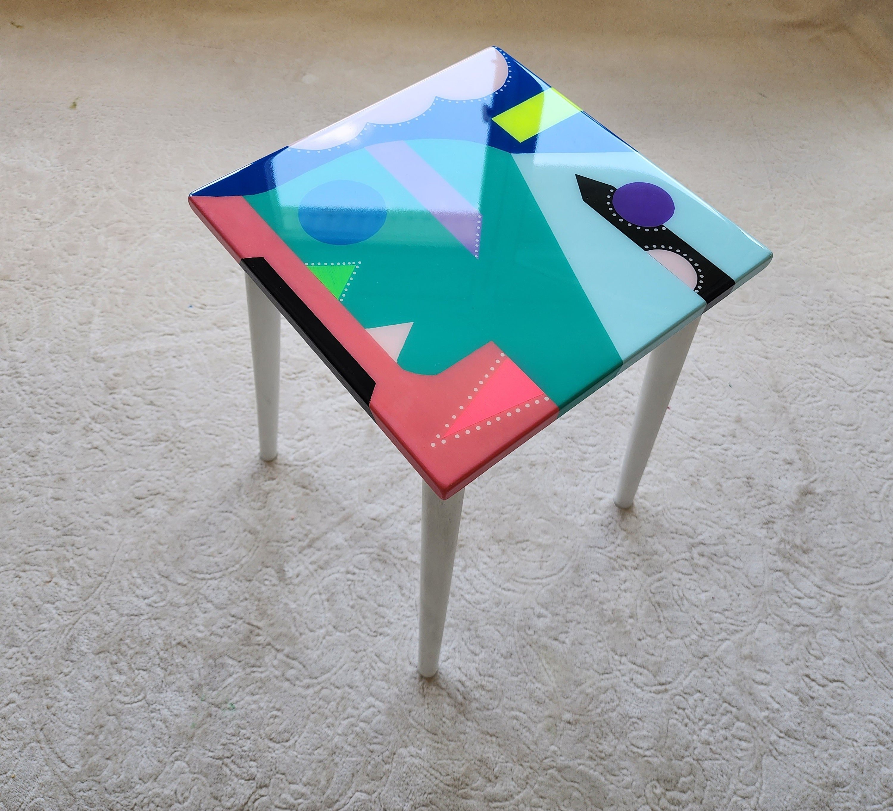 Unusual Blue Funky Colorful Oval Resin Side End Coffee Table, Maximalist Eclectic Abstract Cool Neon Epoxy Boho Pop Art Painted Legs Table