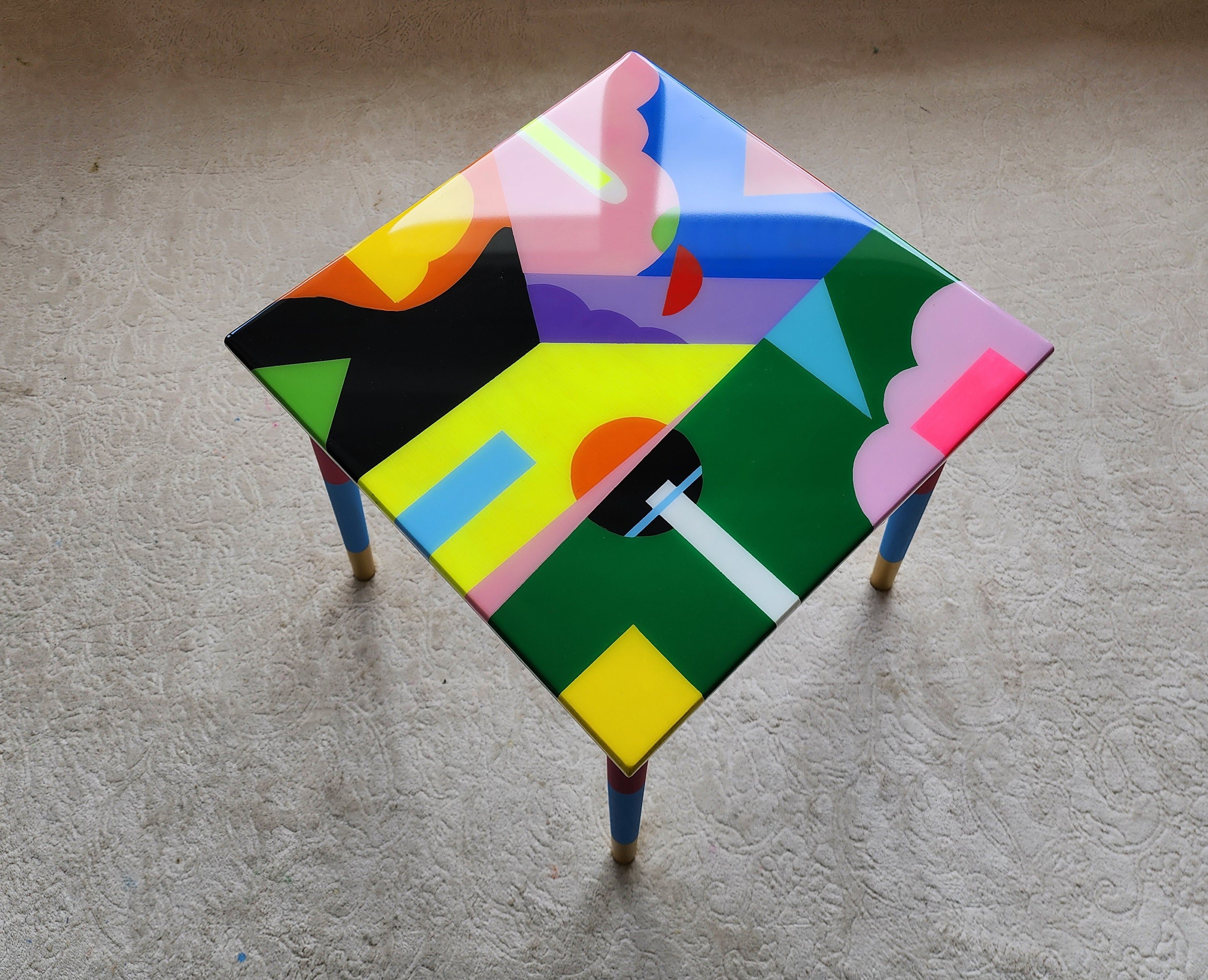 Colorful Abstract Pink Resin Side End Funky Coffee Table, Yellow Modern Unique Living Room Bedside Center Wooden Epoxy Art Sofa Coffee Table