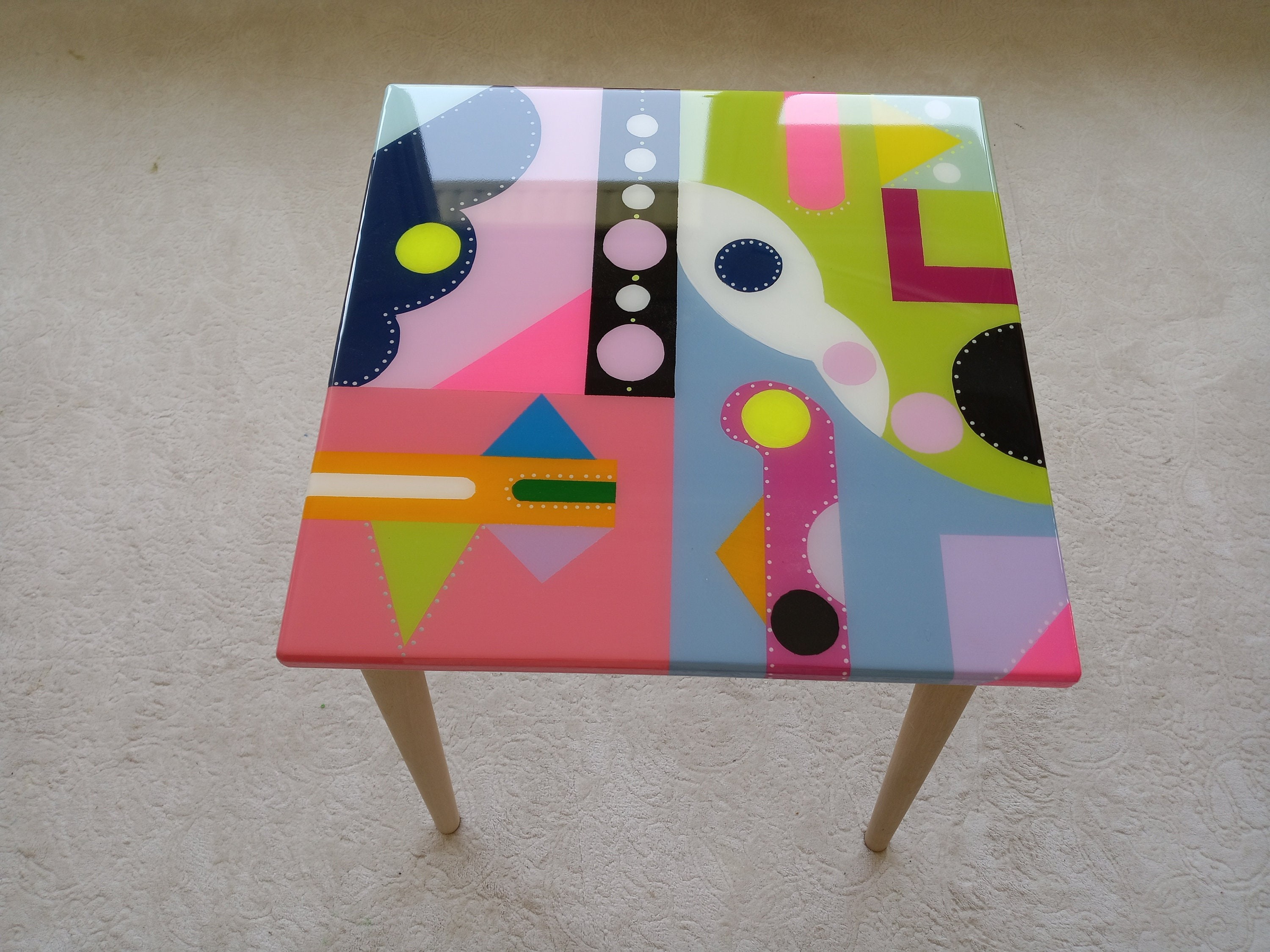 Colorful Small Funky Resin Side End Coffee Table, Yellow Red Pink Unique Wooden Living Room Center Sofa Abstract Epoxy Cool Fun Art Table