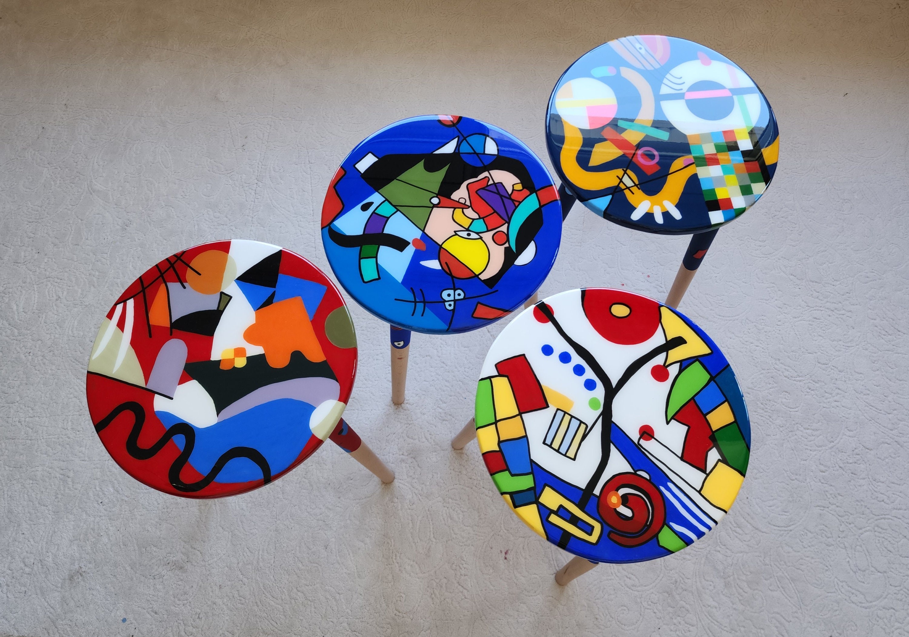 Unusual Abstract Funky Colorful Side Resin Coffee Tables, Maximalist Eclectic Cool Hand Painted Cute Blue White Red Epoxy Pop Art End Tables