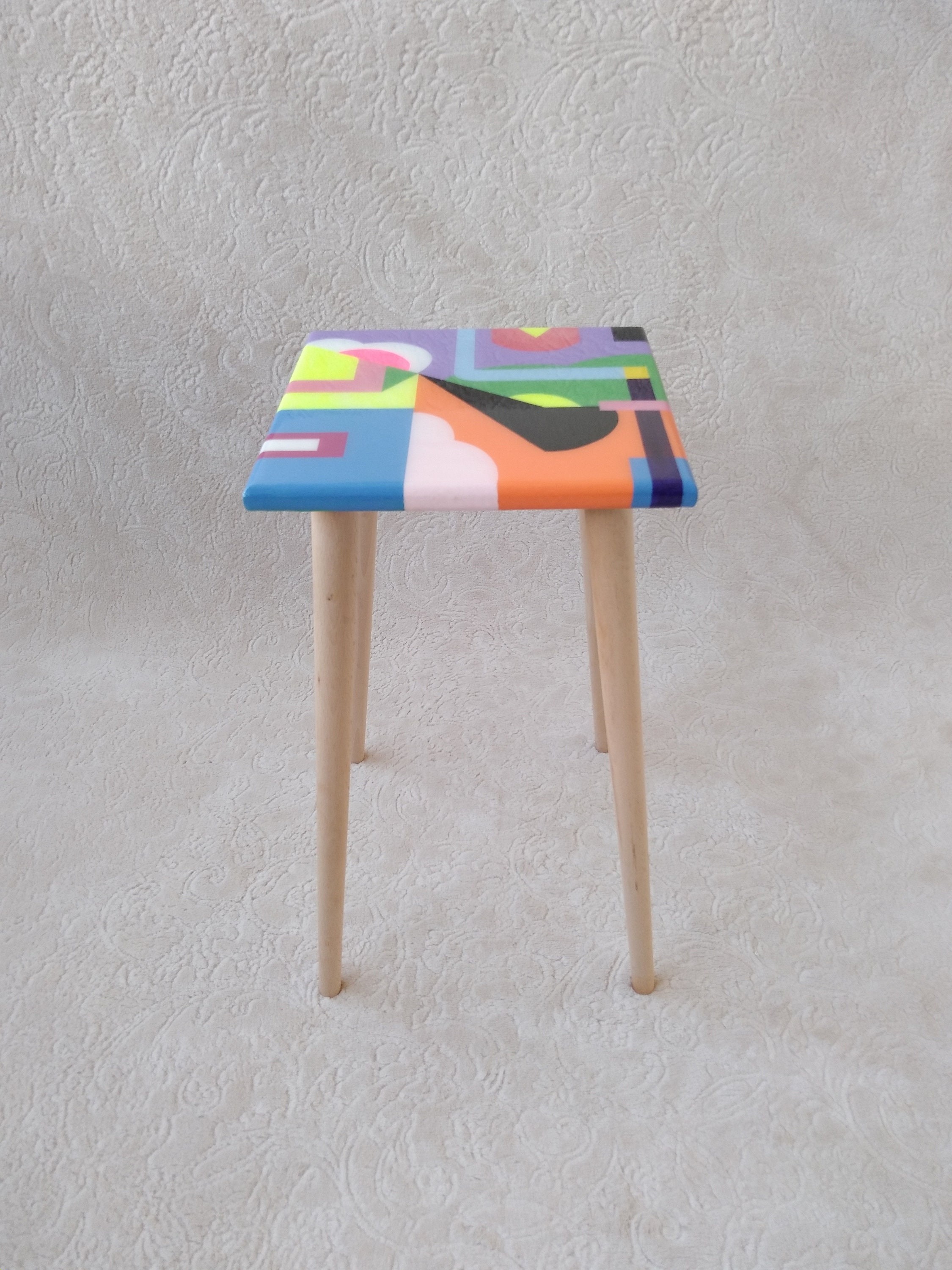 Colorful Abstract Funky Resin Side End Coffee Table, Unique Wooden Vibrant Entryway Living Room Aesthetic Epoxy Center Chic Artistic Table