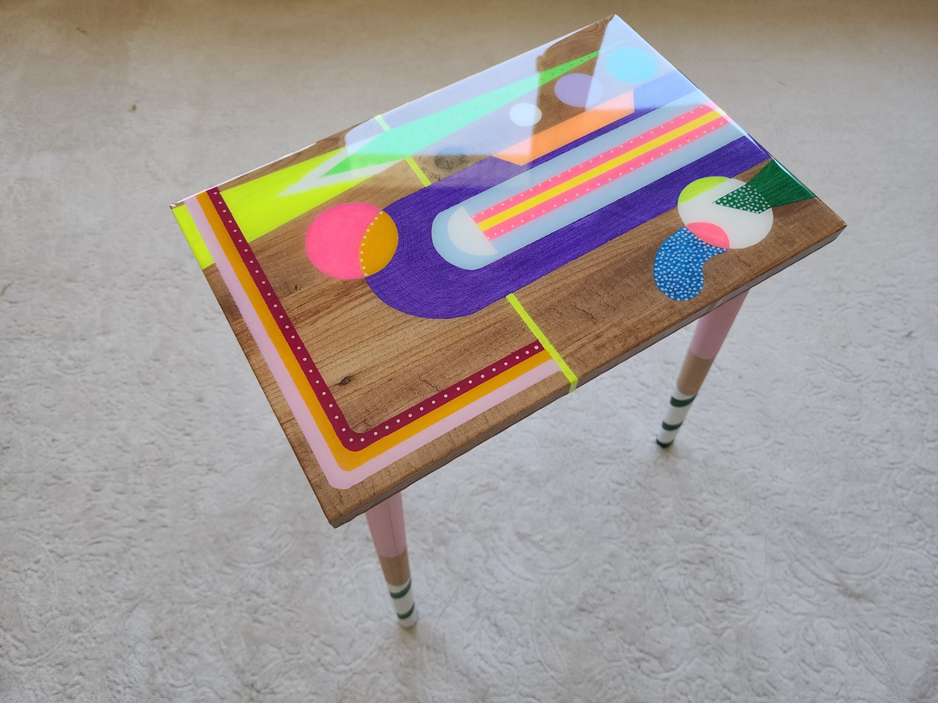Unusual Unique Wooden Retro Epoxy Resin Side Coffee Table,Colorful Funky Eclectic Rainbow Abstract Pop Art Hand Painted Cute End Sofa Table