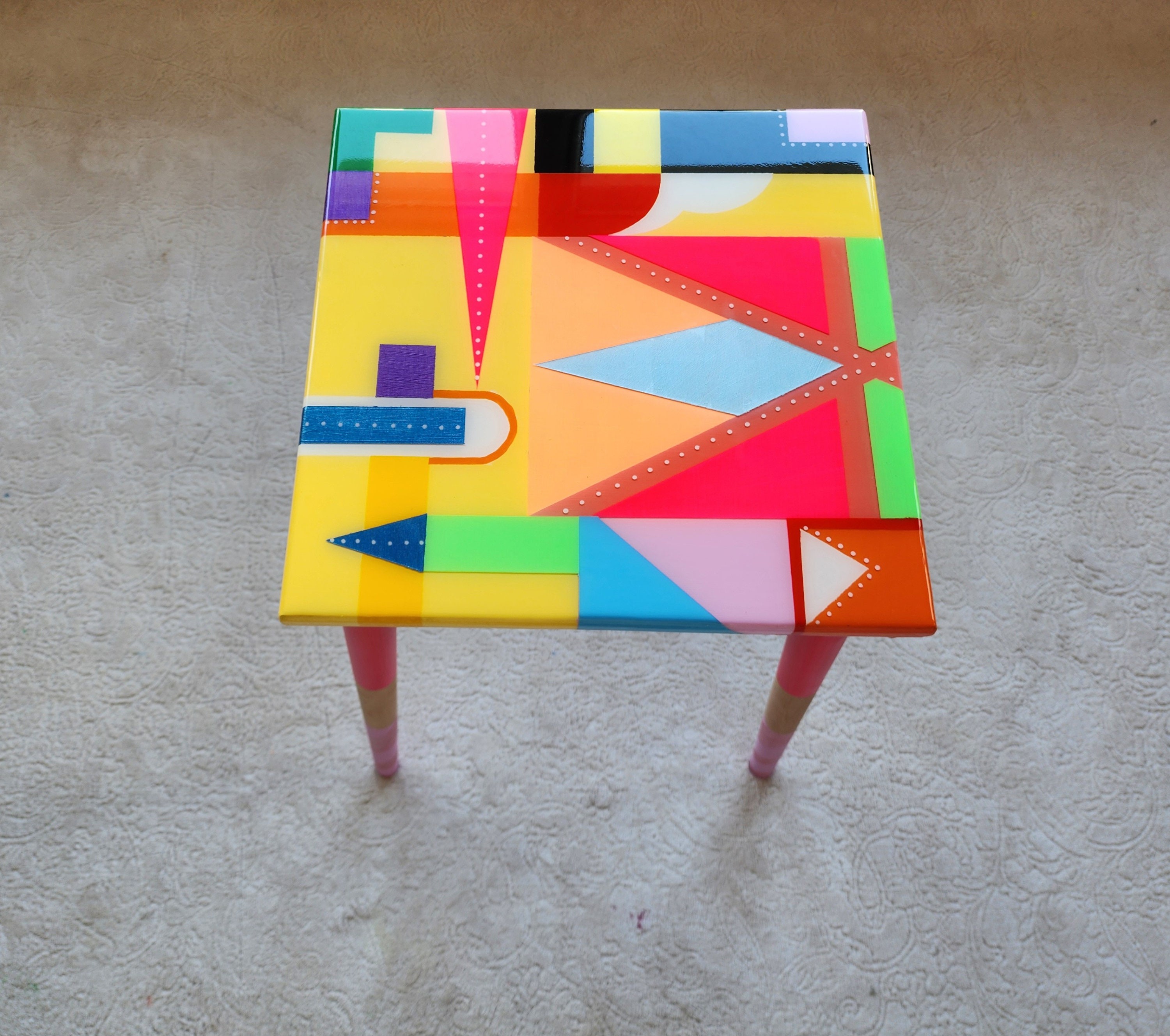 Unusual Pink Funky Colorful Side Narrow Resin Coffee Table, Maximalist Eclectic Abstract Cool Neon Painted Leg Epoxy Cute Boho Pop Art Table
