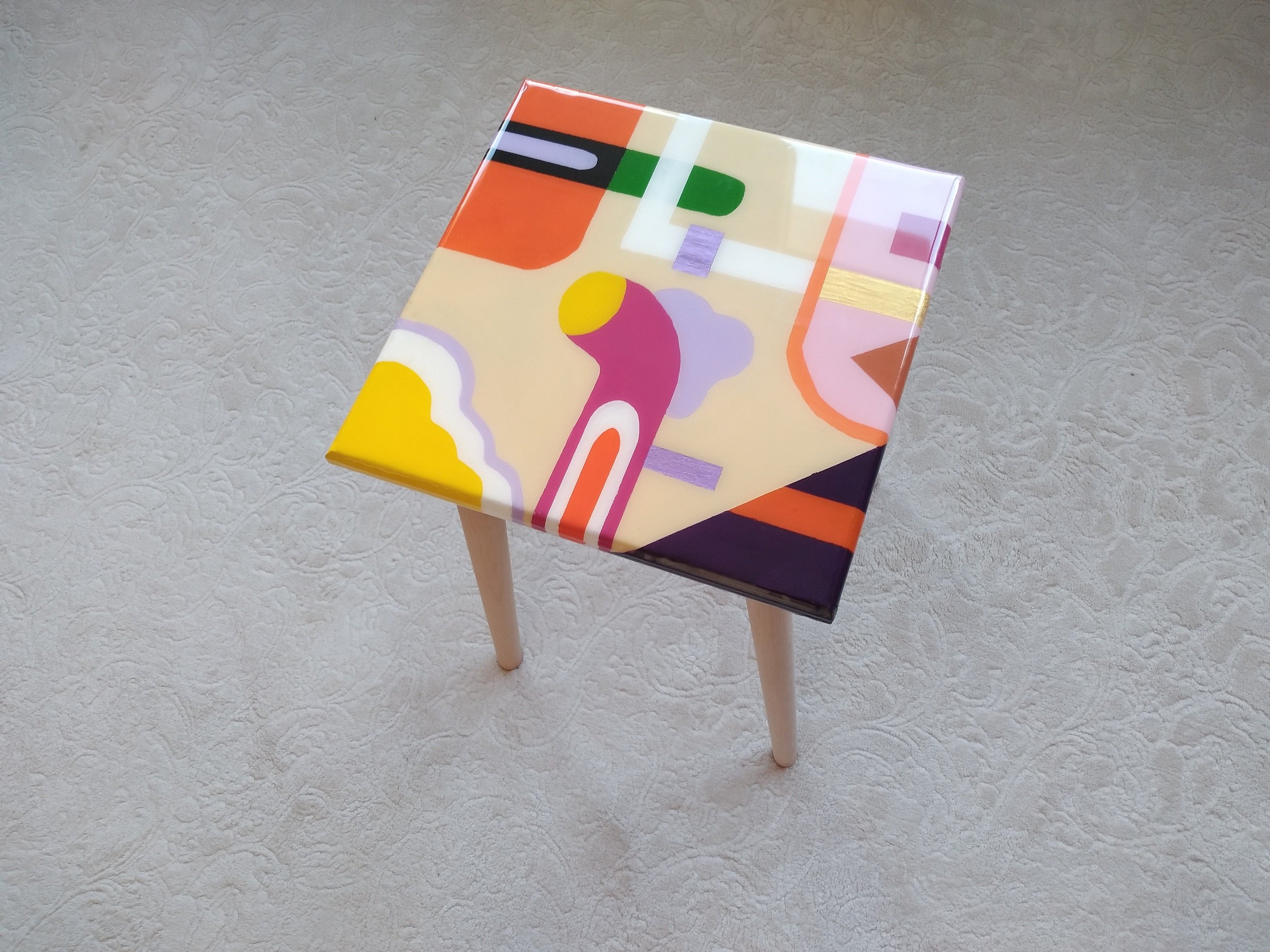 Colorful Vibrant Epoxy Resin Funky Abstract Coffee Table, Modern Unique Artistic Pop Art Design Stylish Groovy Eclectic Cool Art Side Table