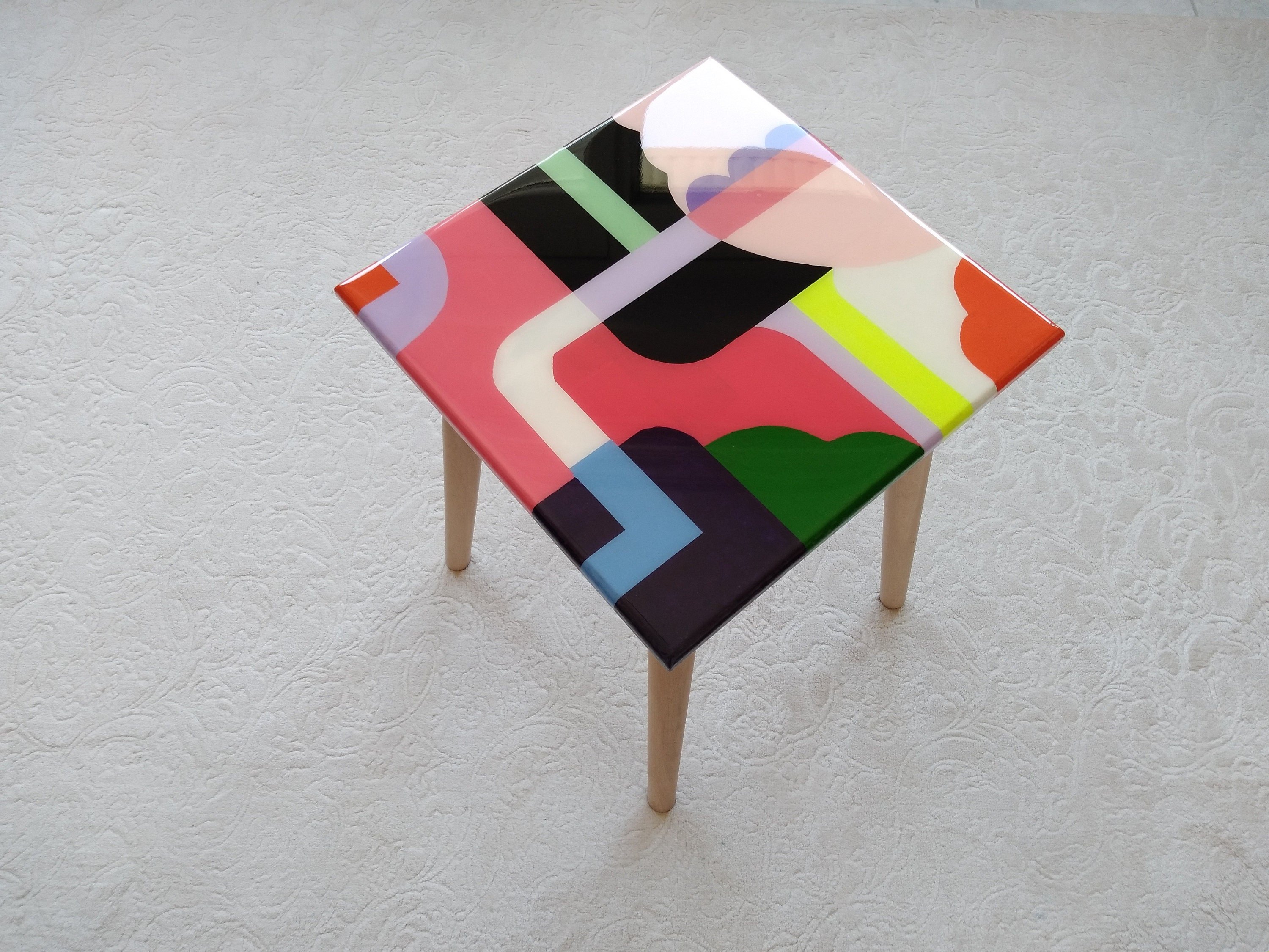 Abstract Modern Colorful Resin Side Coffee Tables, Funky Retro Art Furniture Cool Living Room Sofa Live Edge Wooden Vintage Epoxy End Table