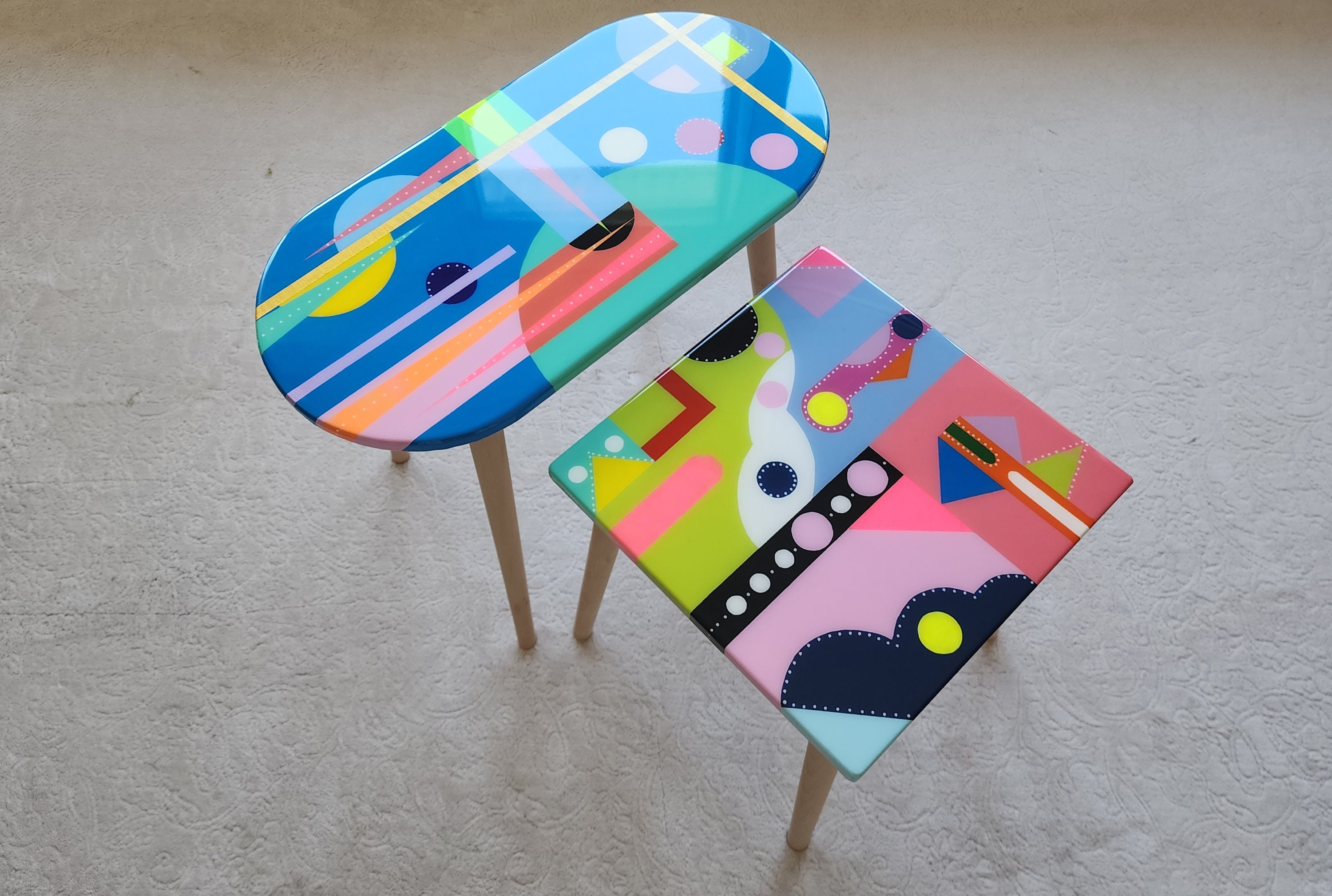Colorful Abstract Funky Resin Side End 80s Coffee Tables, Unique Wooden Vibrant Pop Art Boho Retro Aesthetic Blue Pink Epoxy Center Tables