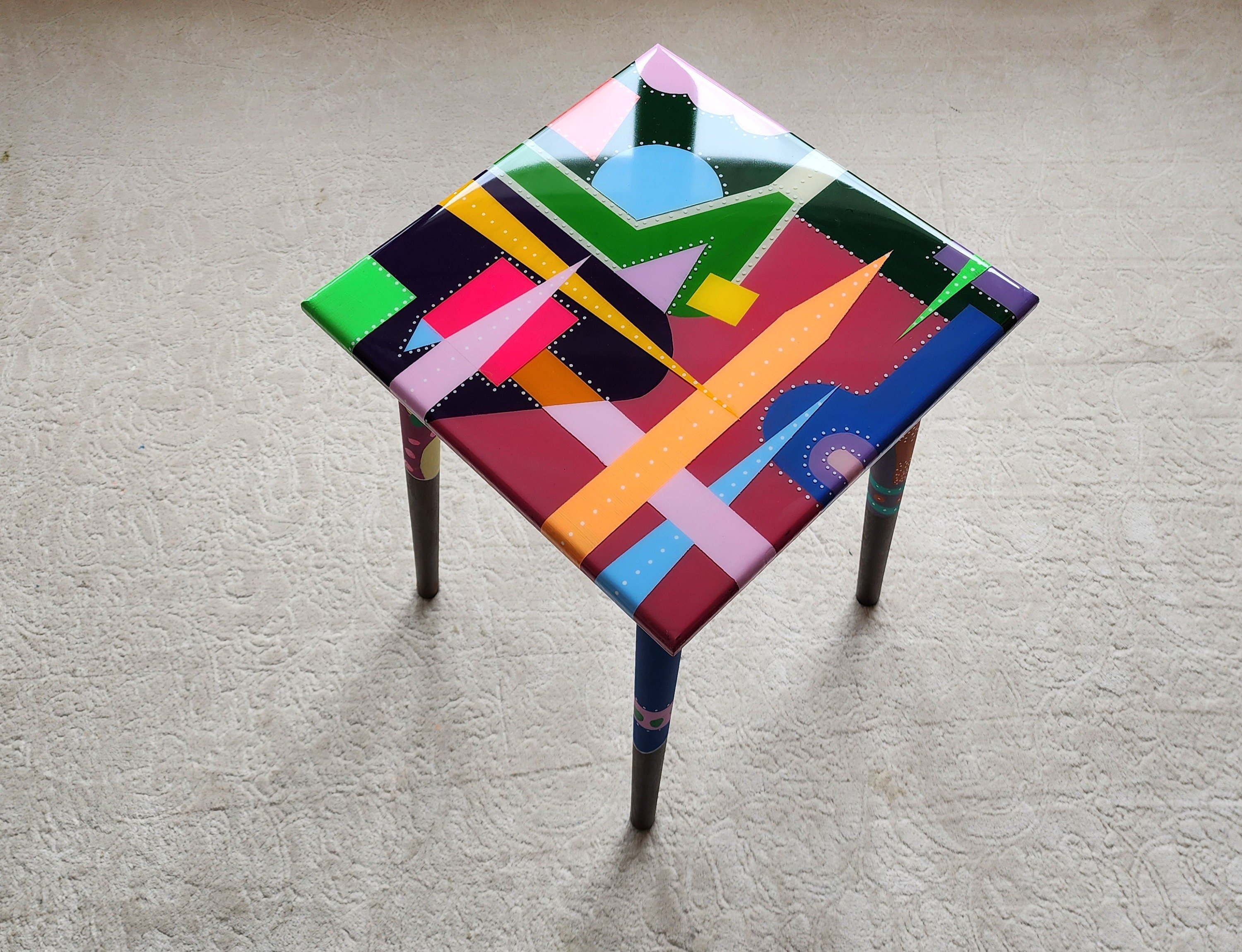 Colorful Modern Epoxy Resin Accent Casting Side Coffee Table,Unusual Occasional Live Edge Pink Bedside Entryway Center Abstract Art Table
