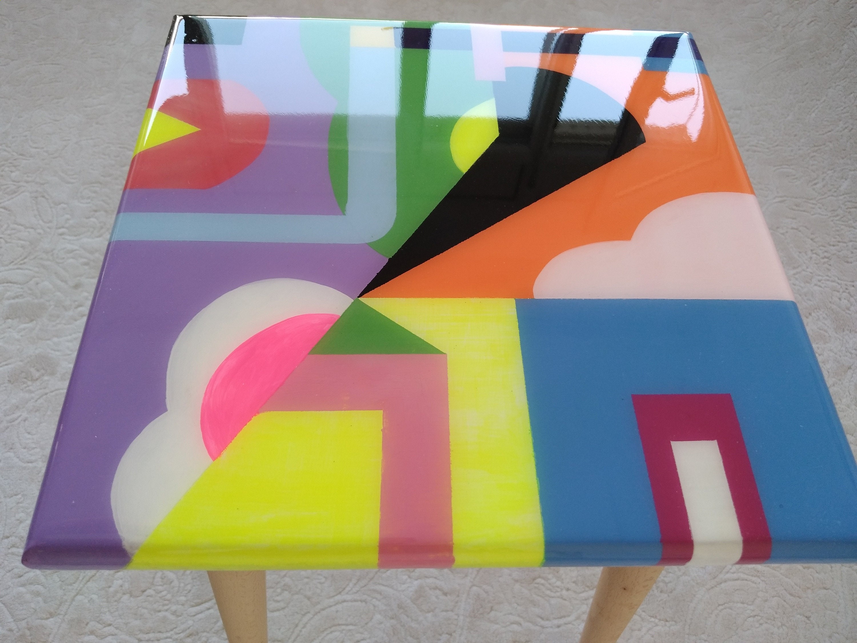 Colorful Abstract Funky Resin Side End Coffee Table, Unique Wooden Vibrant Entryway Living Room Aesthetic Epoxy Center Chic Artistic Table