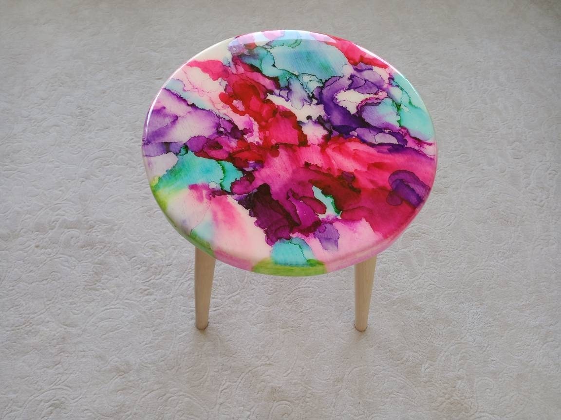 Round Colorful Abstract Vibrant Epoxy Resin Side Table,Painted Small Unusual Eclectic Cool Cute Wooden End Sofa Red Center Art Coffee Table