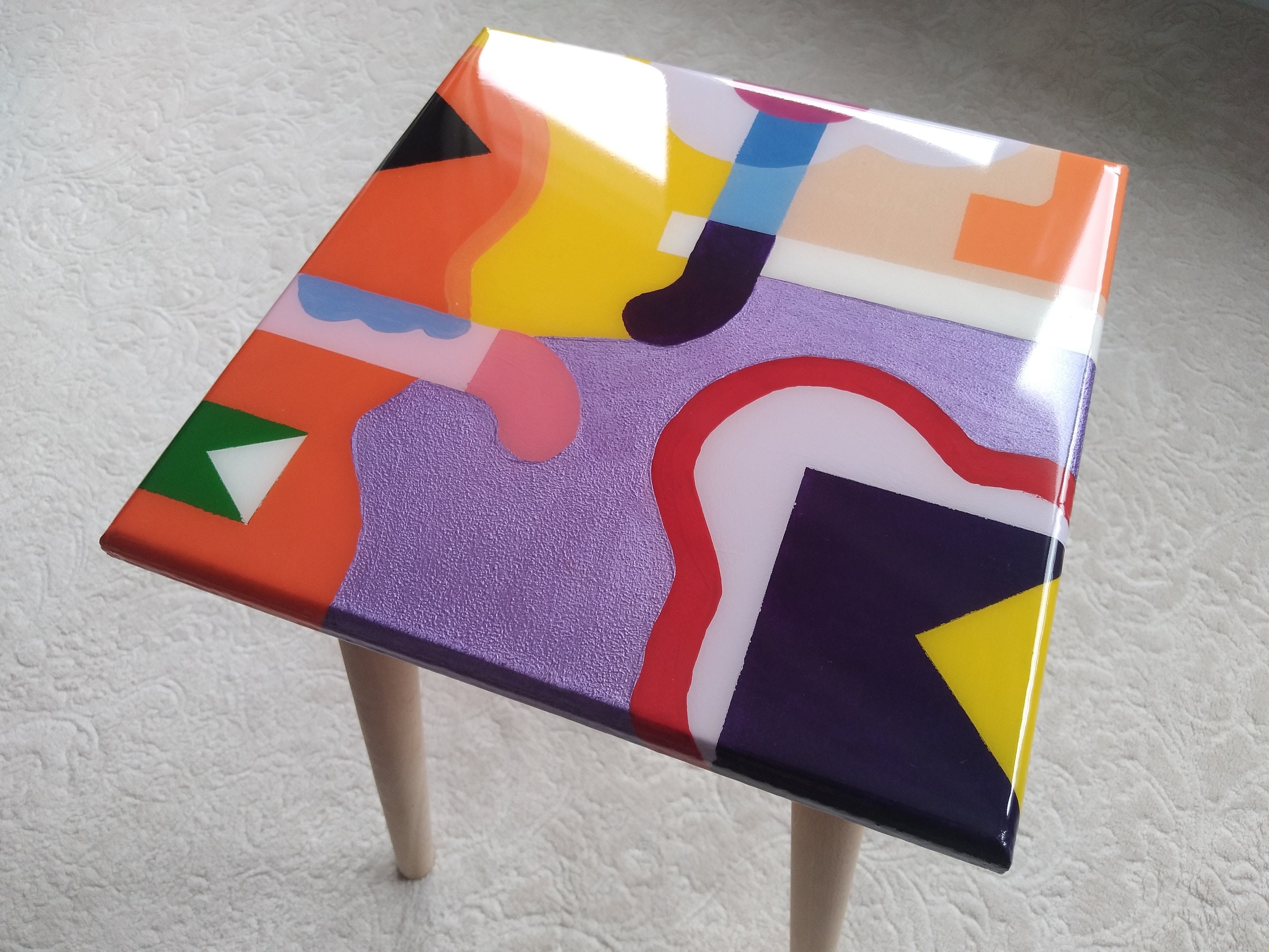Unique Modern Colorful Epoxy Resin Side Table, Funky Living Room Bedroom Entryway Corner Farmhouse Entryway End Cool Chic Art Coffee Table