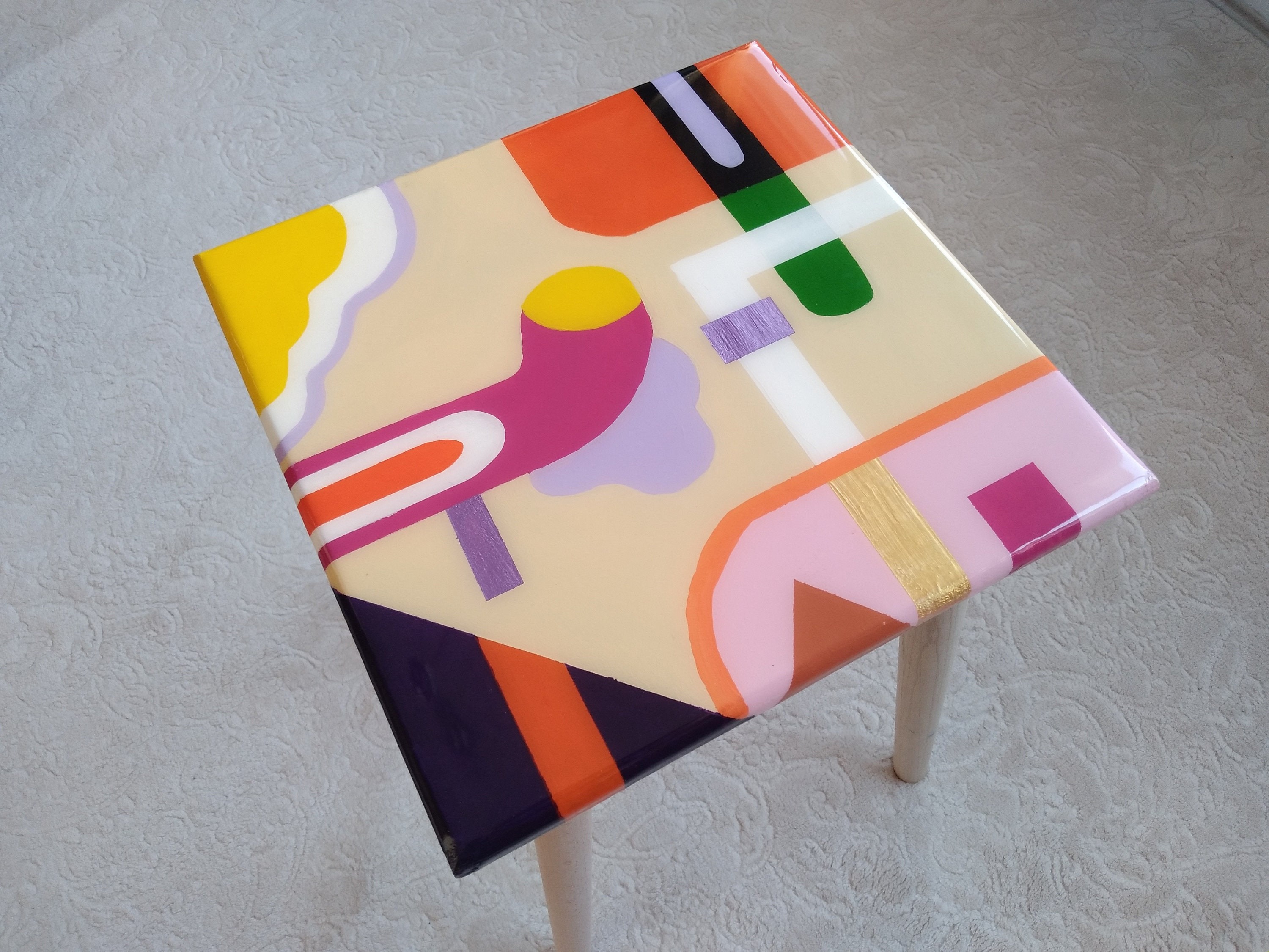 Colorful Vibrant Epoxy Resin Funky Abstract Coffee Table, Modern Unique Artistic Pop Art Design Stylish Groovy Eclectic Cool Art Side Table