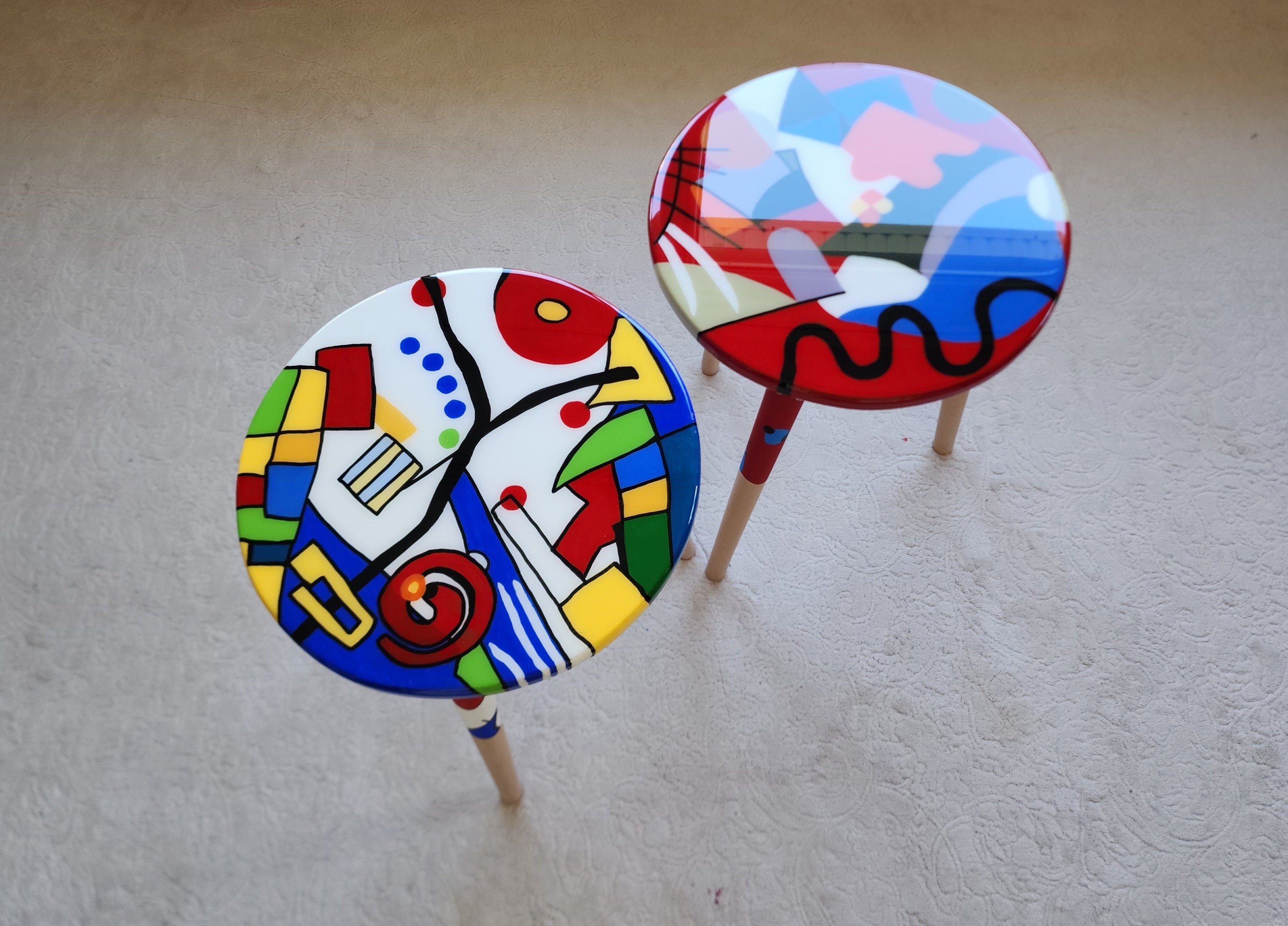 Red White Abstract Funky Colorful Side Resin Coffee Tables,Maximalist Eclectic Cool Hand Painted Quirky Round Epoxy Cute Boho Pop Art Tables
