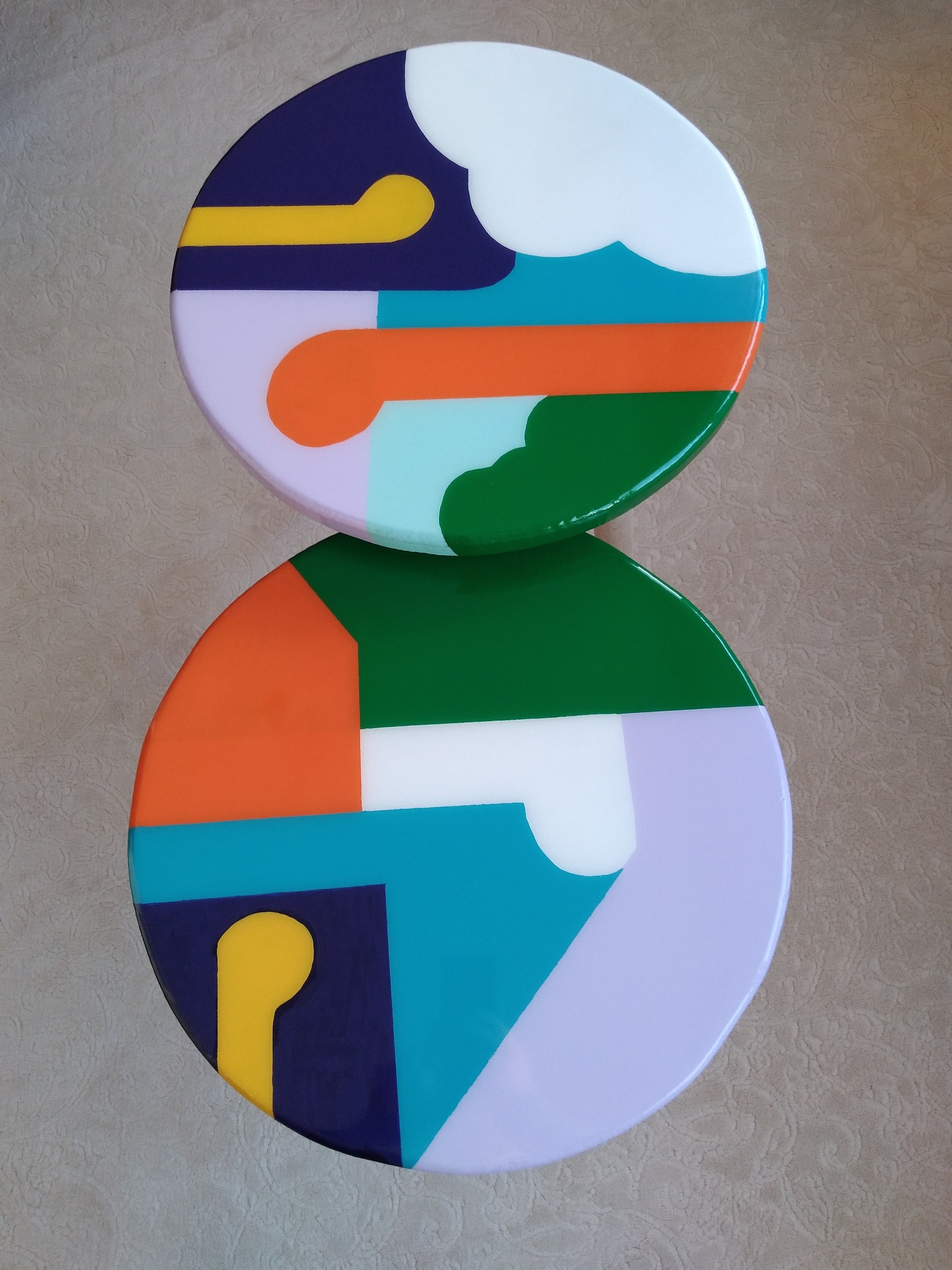 Round Resin Wooden Boho Side Coffee Tables,Colorful  Modern Epoxy White Wooden Unique Abstract End Sofa Bedside Bedroom Art Entryway Table