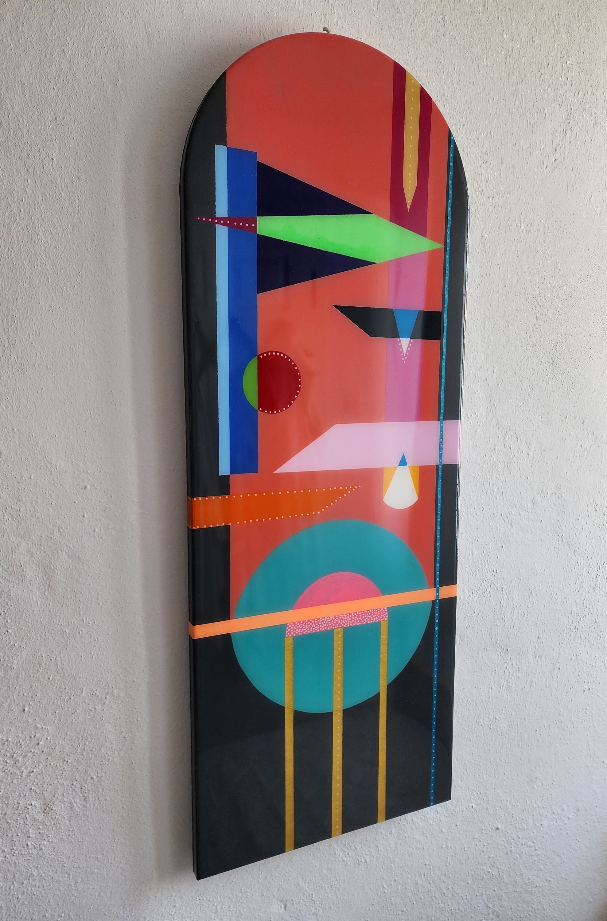 Colorful Retro 80s Abstract Resin Wall Art Decor,  Modern Handmade Vintage Furniture, Black Pink Painted Vibrant Oval Boho Wall Hanging Art