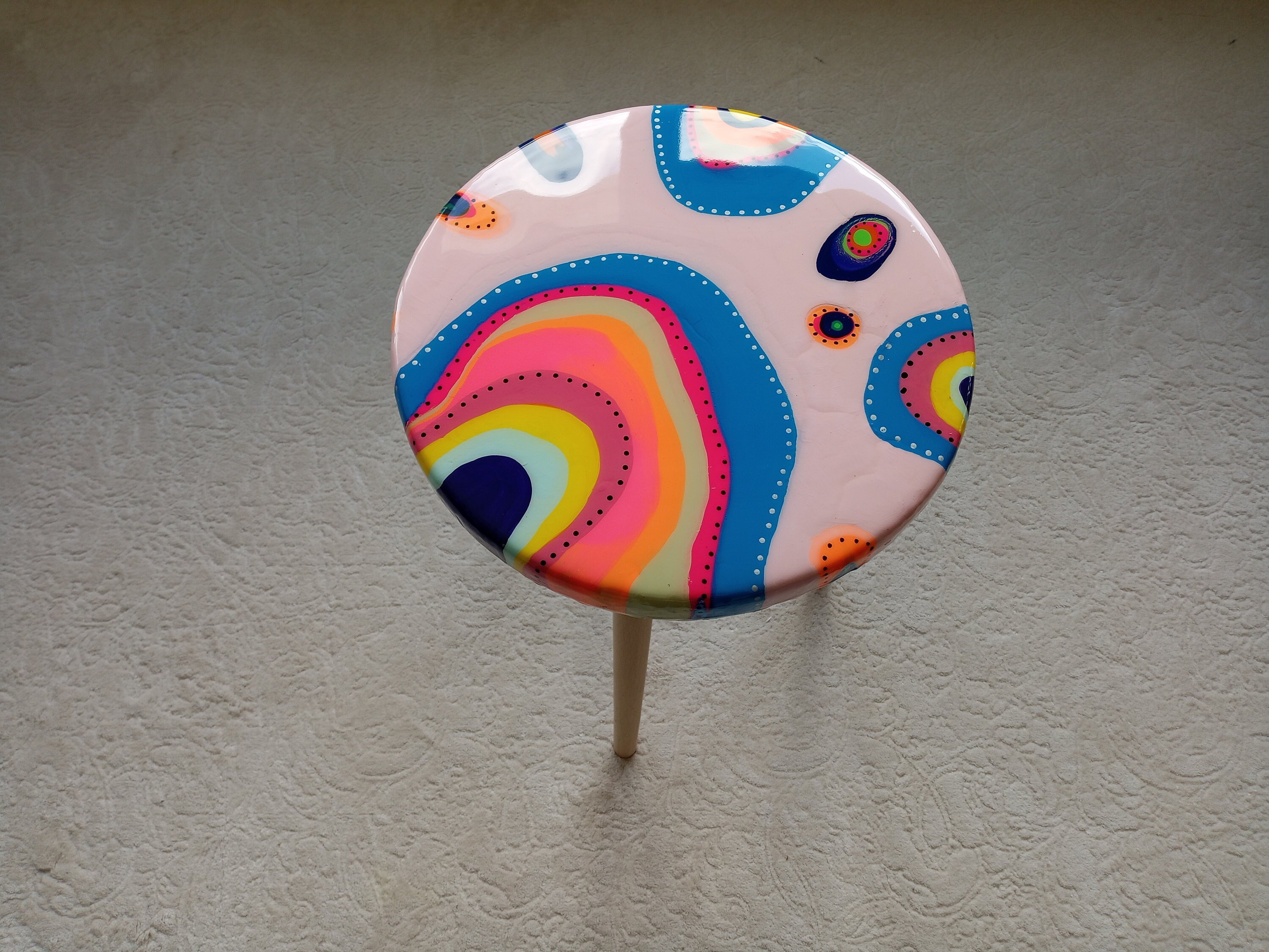 Vibrant Resin Colorful Flower Side End Coffee Table,Rainbow Funky Groovy Retro Modern Unique Abstract Sofa Art Design Cool Chic Epoxy Table