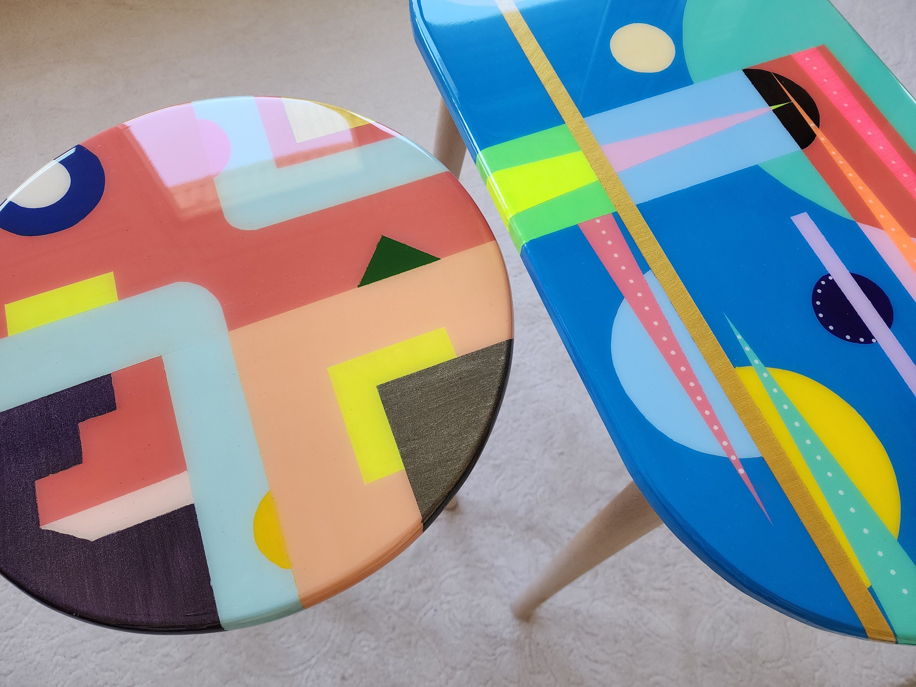 Modern Painted Colorful Abstract Resin Side Coffee Tables, Unique Round Oval Funky Center Bedside Entryway Epoxy Art End Cool Acrylic Table