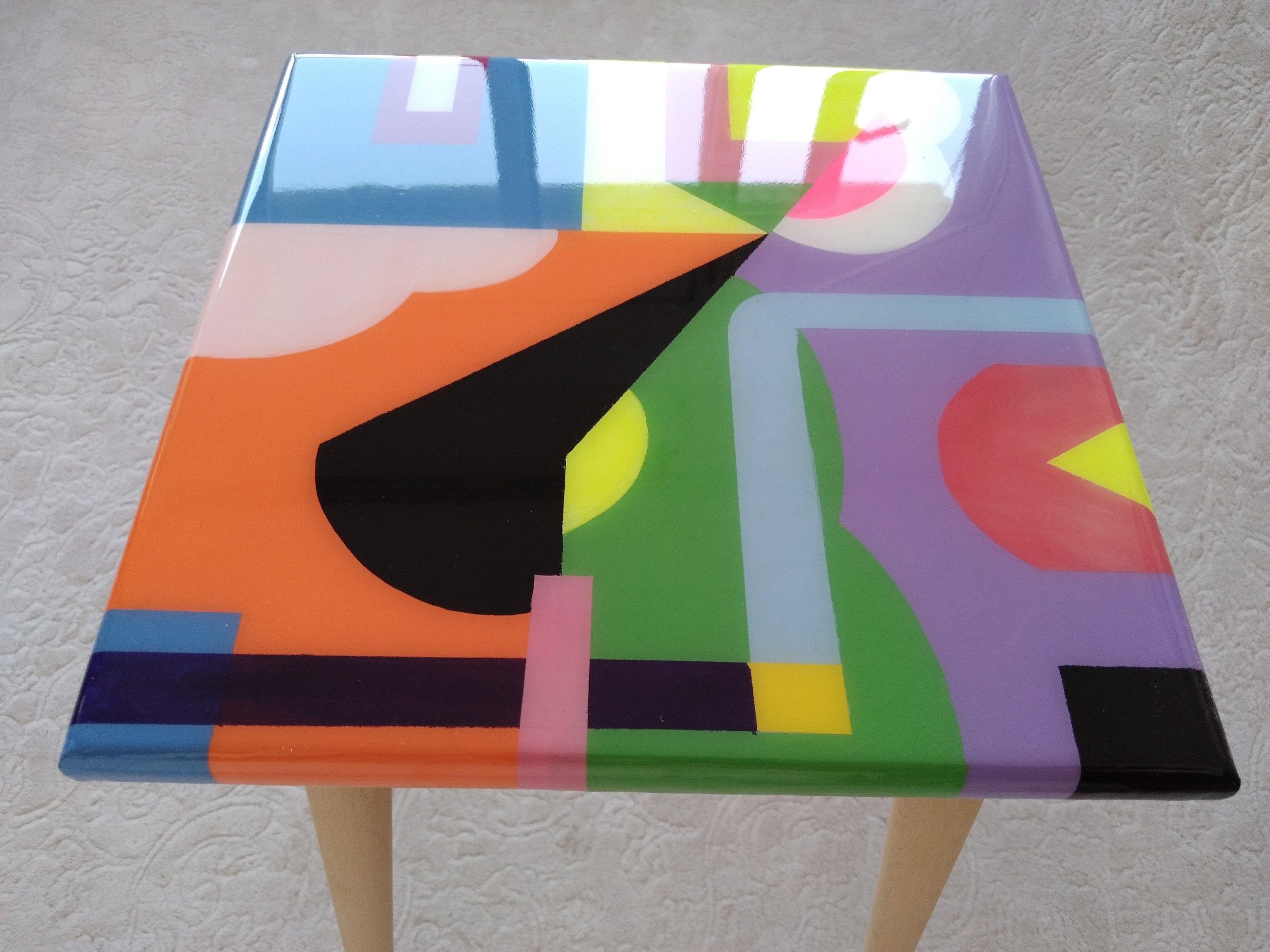 Colorful Abstract Funky Resin Side End Coffee Table, Unique Wooden Vibrant Entryway Living Room Aesthetic Epoxy Center Chic Artistic Table