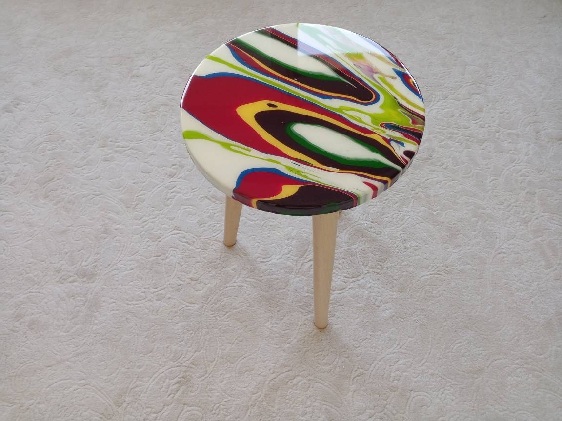 Round Small Resin White Side Coffee Table, Green Red Epoxy Modern Unique Wooden  Wood Living Room Furniture End Sofa Bedside Cool Art Table