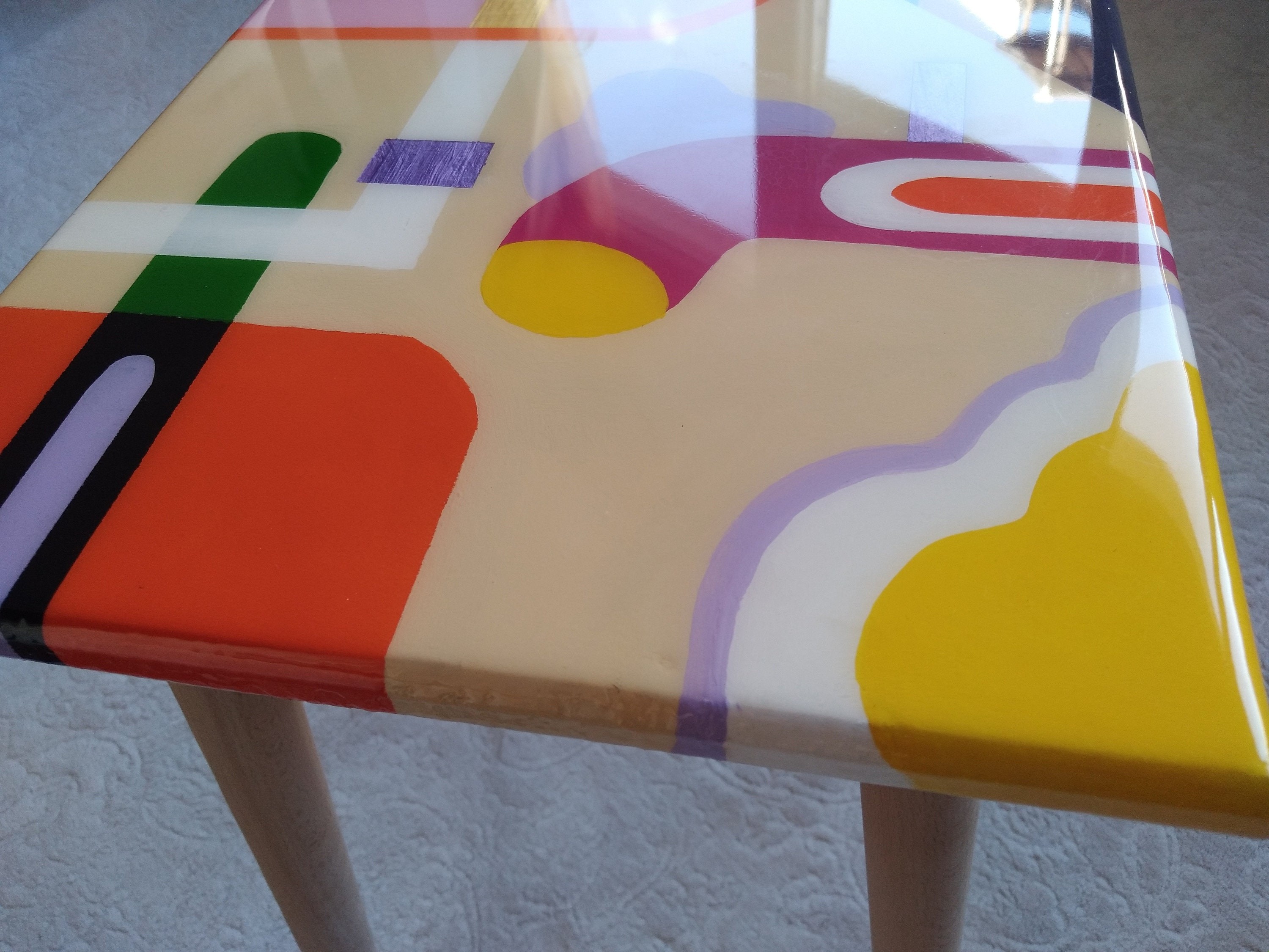 Colorful Vibrant Epoxy Resin Funky Abstract Coffee Table, Modern Unique Artistic Pop Art Design Stylish Groovy Eclectic Cool Art Side Table