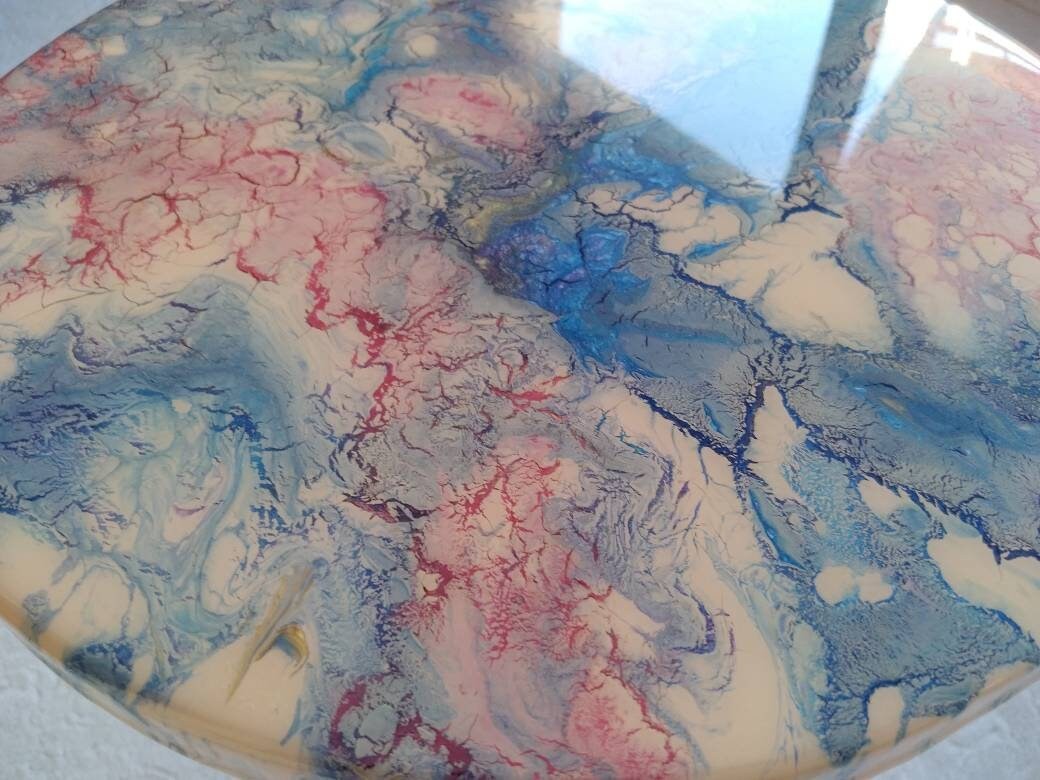 Round Resin Unique Side Coffee Table, Blue Pink Small Modern Epoxy Handmade Amazing Low End Sofa Living Room Bedside Abstract Coffee Tables