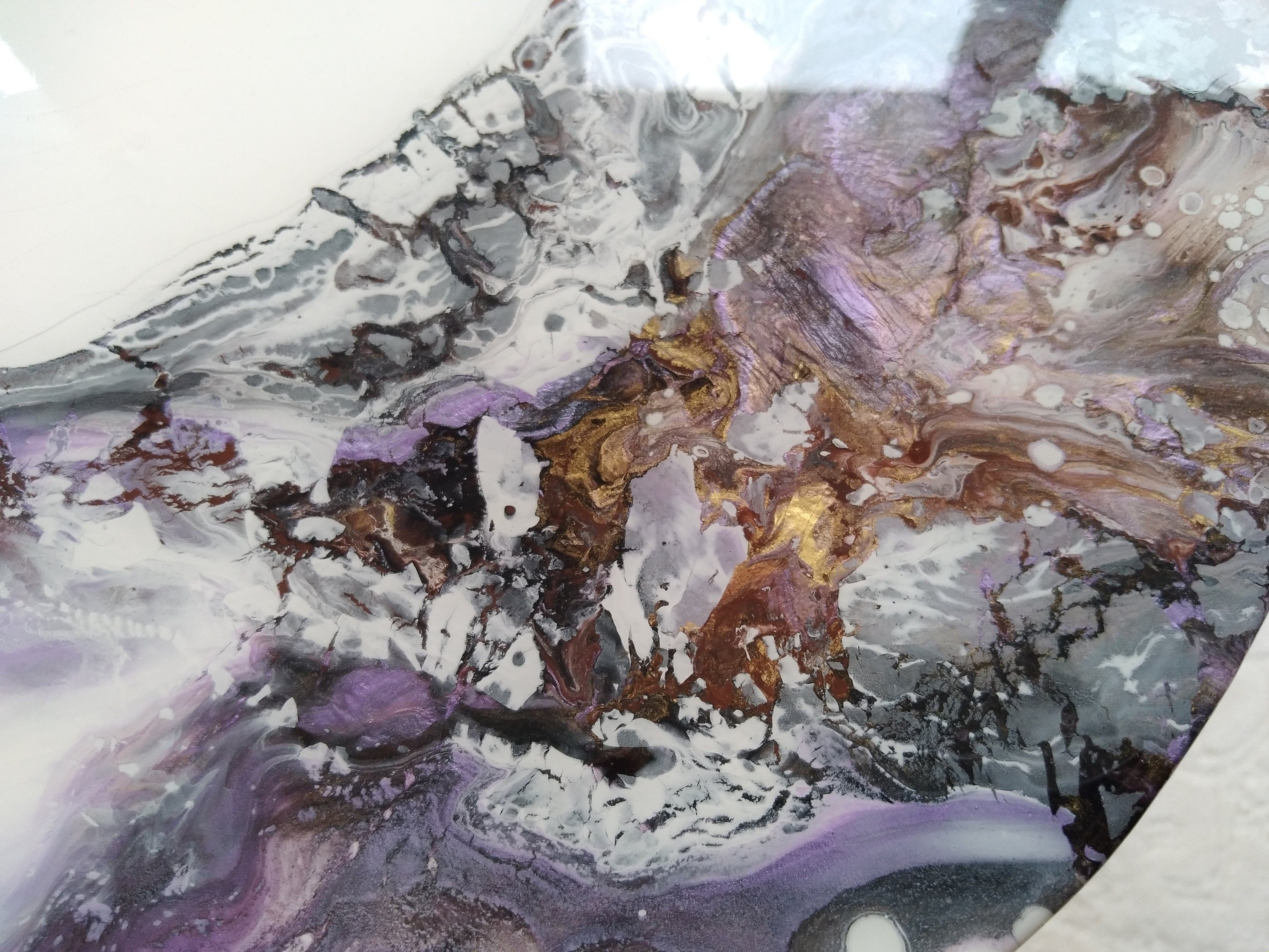 Round Modern Small Resin Sofa Coffee Table, Purple White Unique Wood Epoxy Entryway Wooden Abstract Bedside End Side Low Art Coffee Table